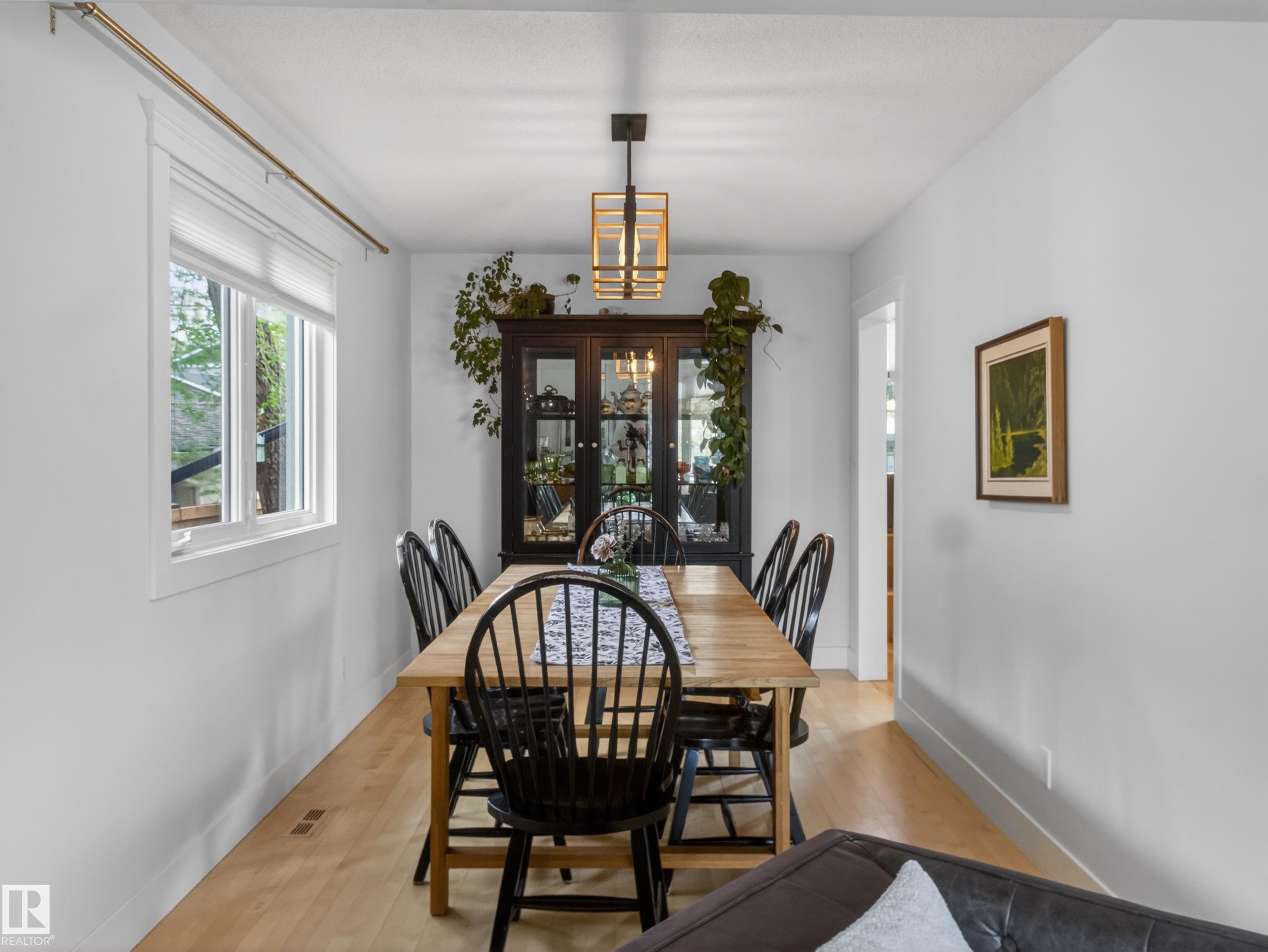 https://zimg.paragon.ice.com/ParagonImages/Property/PM/RAE/225401865/48/0/0/fa4248a15babd0dcfc583d2a9dffa958/1/814663cc80bf8b2add907fd6fb0ca3ee/225401865-6725d16b-c384-42bd-9c08-9aff8bbc7475.JPG