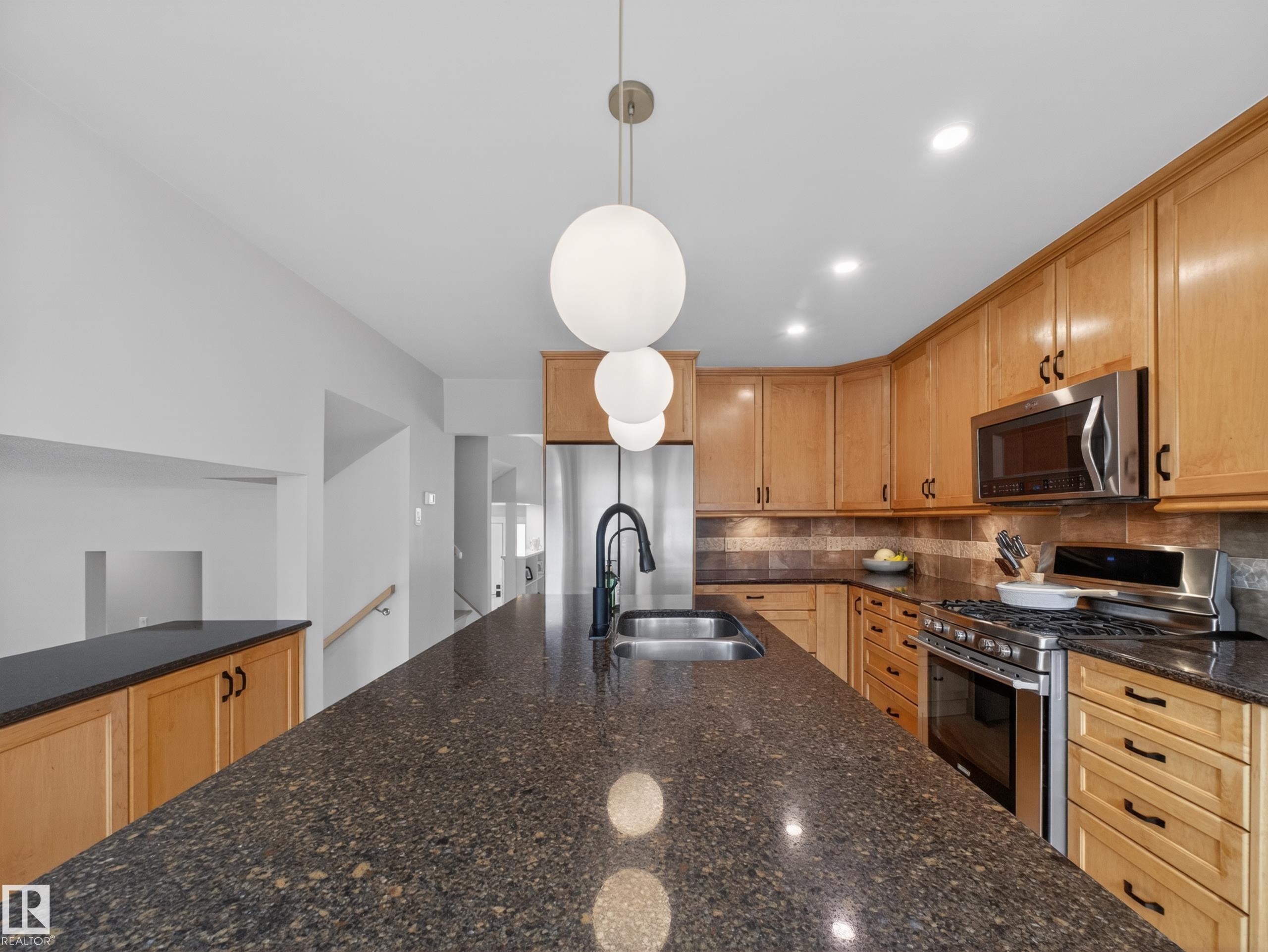 https://zimg.paragon.ice.com/ParagonImages/Property/PM/RAE/225401865/68/0/0/ecdd864e132926c3b3165860bdd5f733/1/814663cc80bf8b2add907fd6fb0ca3ee/225401865-2831c0da-f2cd-45fe-81a4-7536635e09a6.JPG