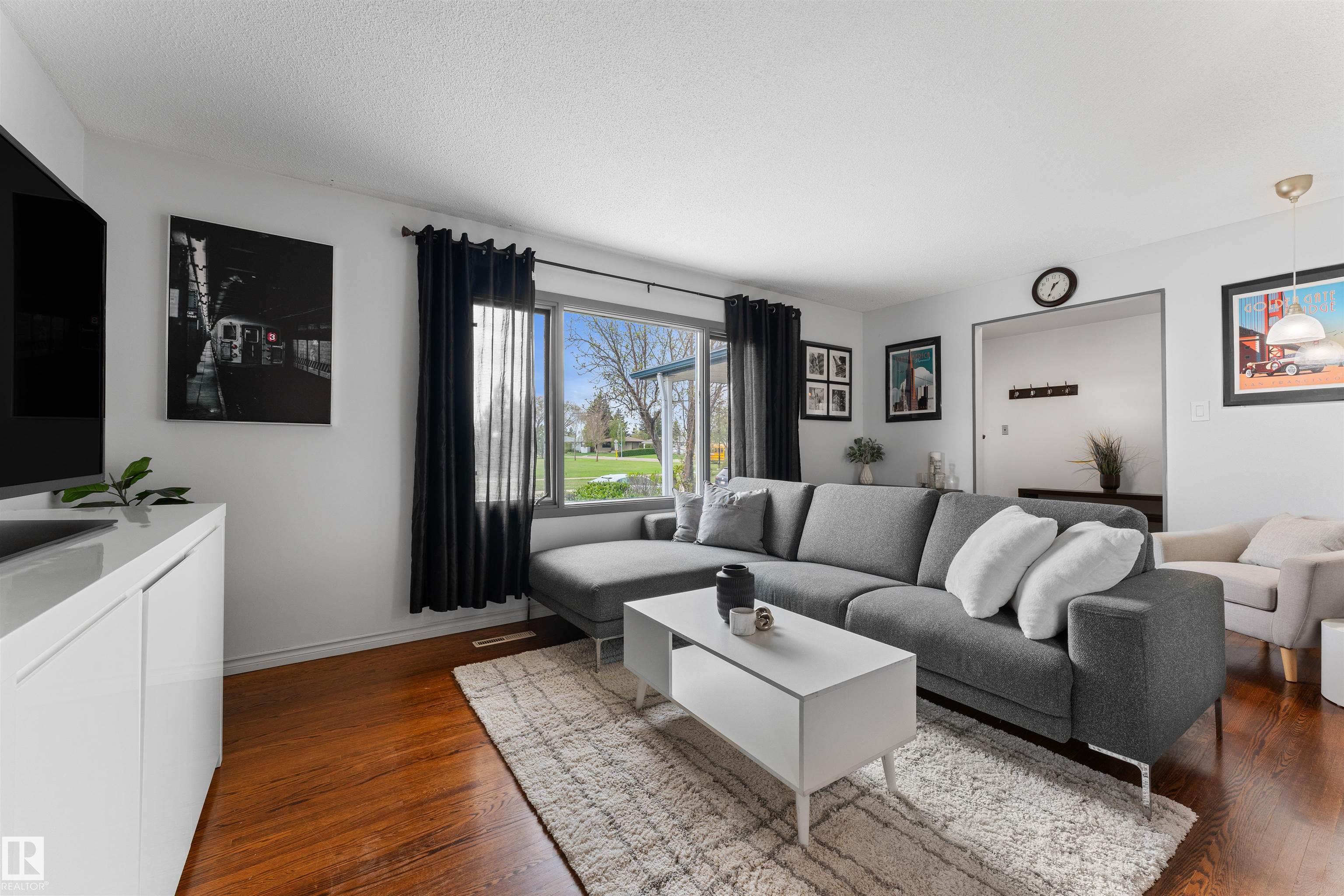 Photo 11 at 13515 59 Street NW, Belvedere, Edmonton