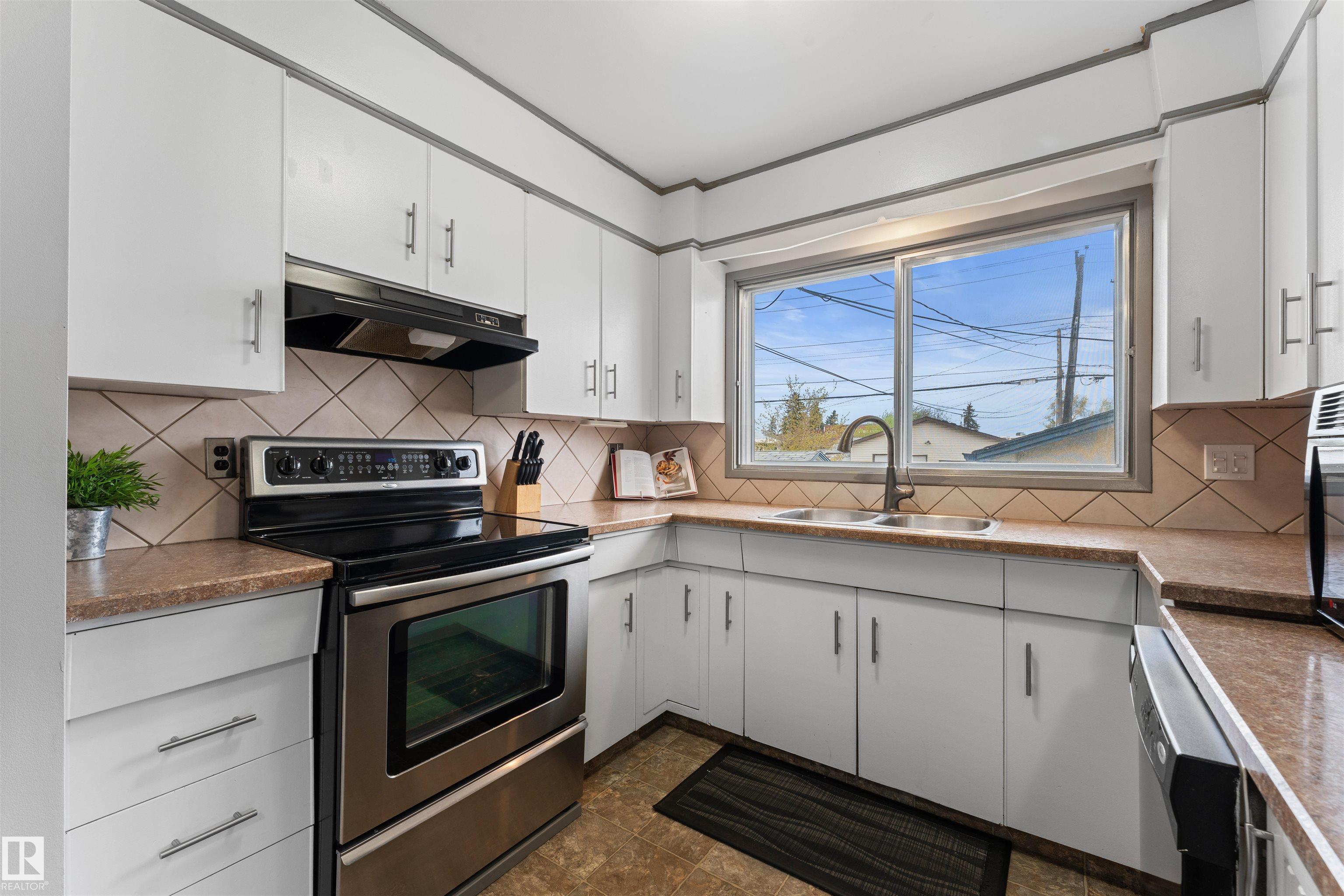 Photo 16 at 13515 59 Street NW, Belvedere, Edmonton