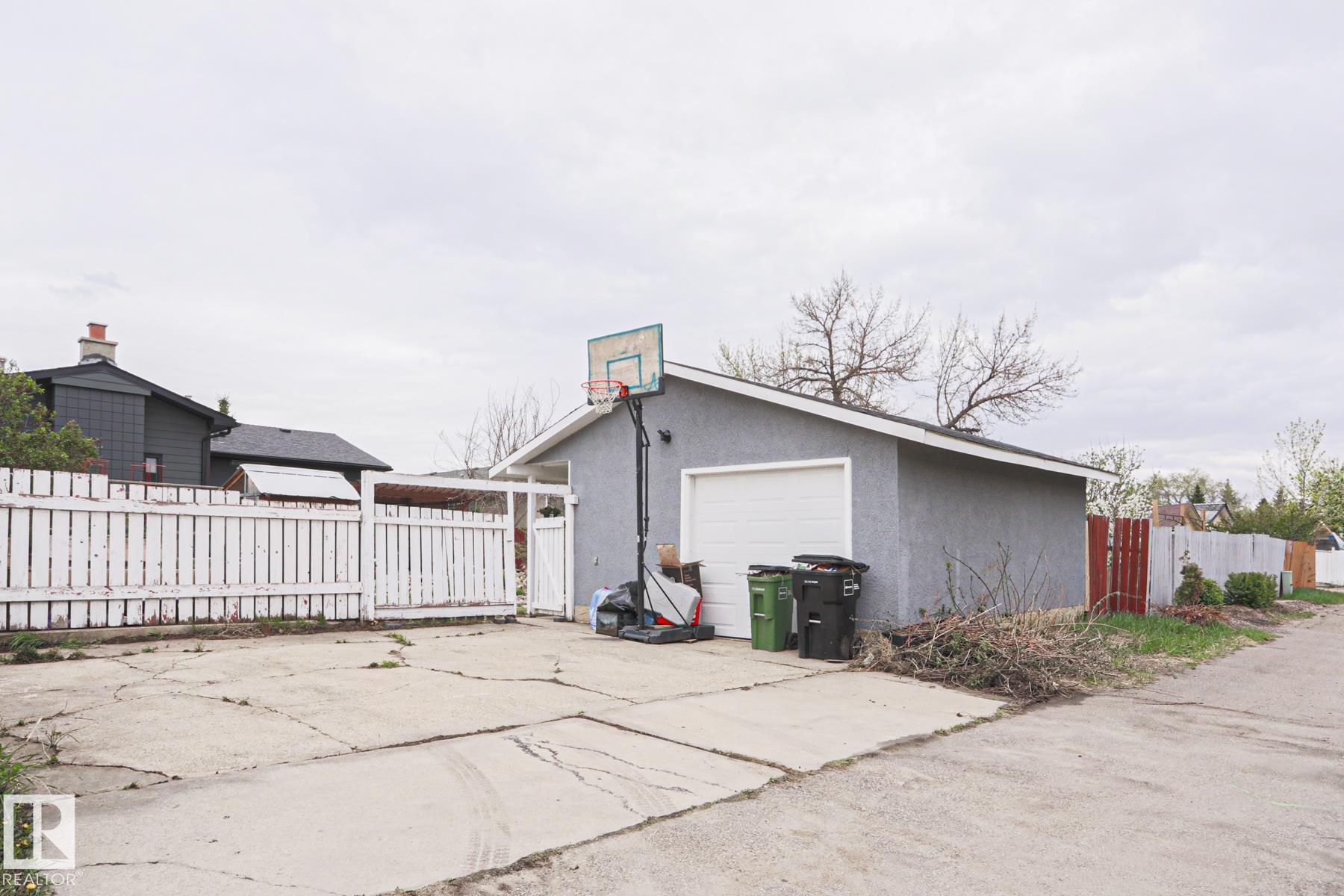 https://zimg.paragon.ice.com/ParagonImages/Property/PM/RAE/225401867/45/0/0/a8773cab63a28560f7f83d42dc07b156/1/a80267edafdda42f7f4f8b5f96fcfa9b/225401867-80f71862-10b2-469f-9e96-186b00befee9.JPG