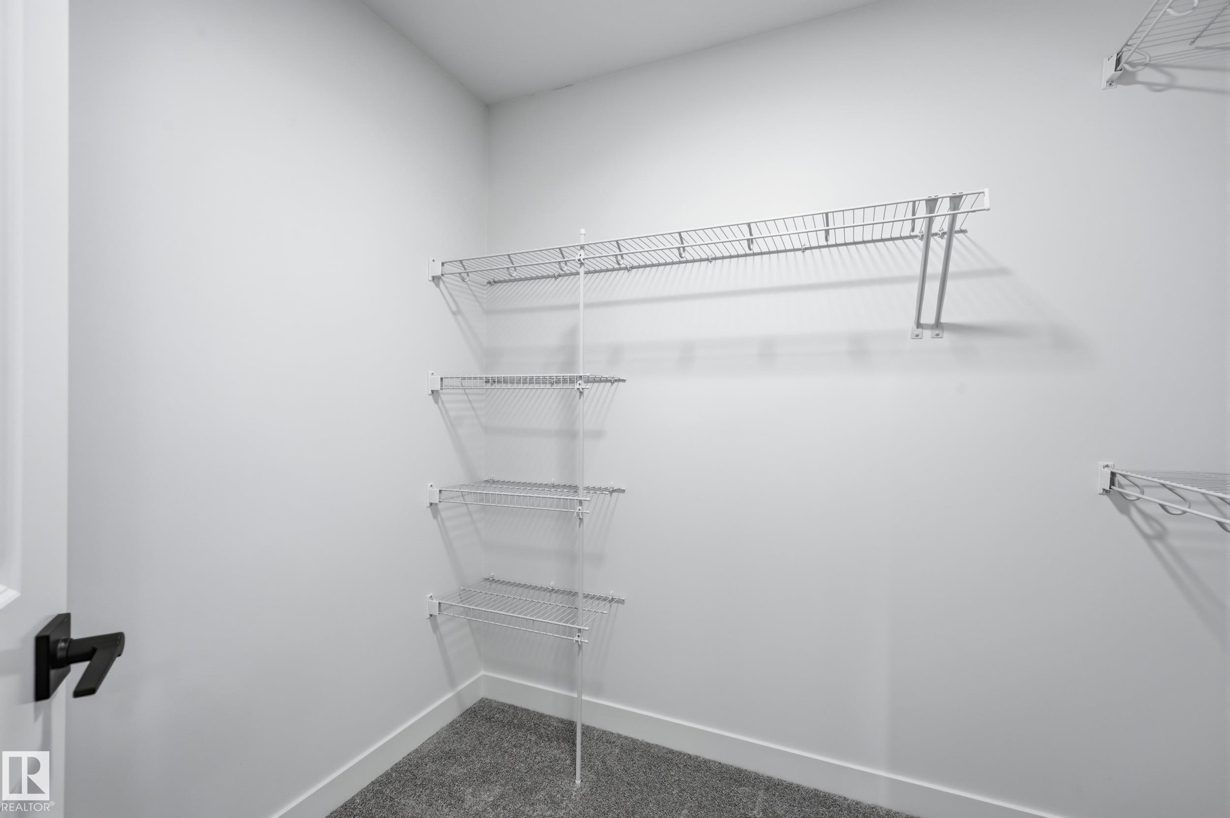 https://zimg.paragon.ice.com/ParagonImages/Property/PM/RAE/225401872/16/0/0/8ac0b89655314f323bb2bce8108ab346/1/efceefd27c4252af17ed33c7093192f0/225401872-b611ff00-2f43-4105-8592-eb85de8145ca.JPG