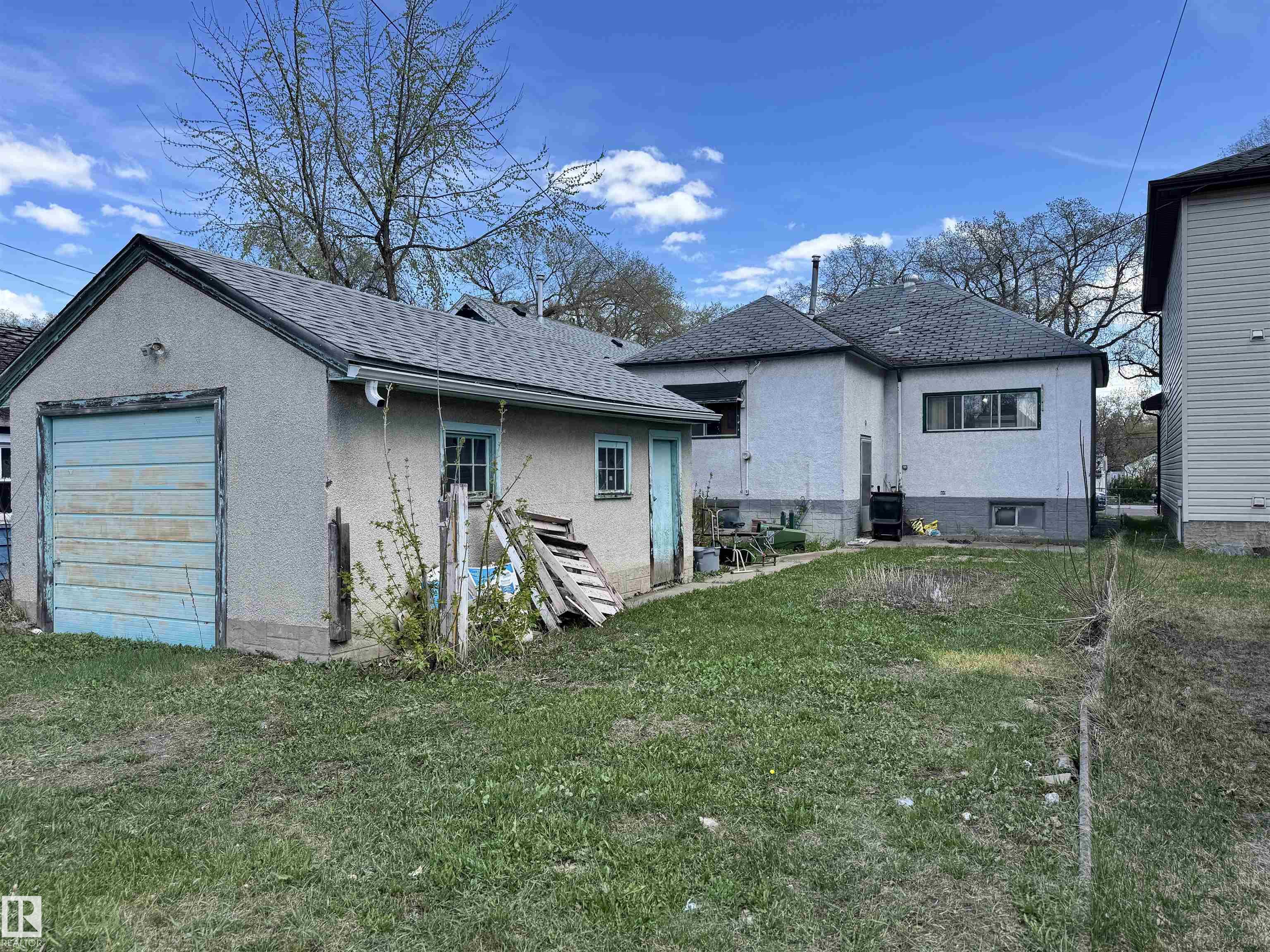 https://zimg.paragon.ice.com/ParagonImages/Property/PM/RAE/225401874/11/0/0/d6edef0e40dc1fcd38d2bf882d32b321/1/a089b602a43b0d1f88c32297c44c93e5/225401874-14389427-24c1-41d6-9e47-4064298f5a84.JPG