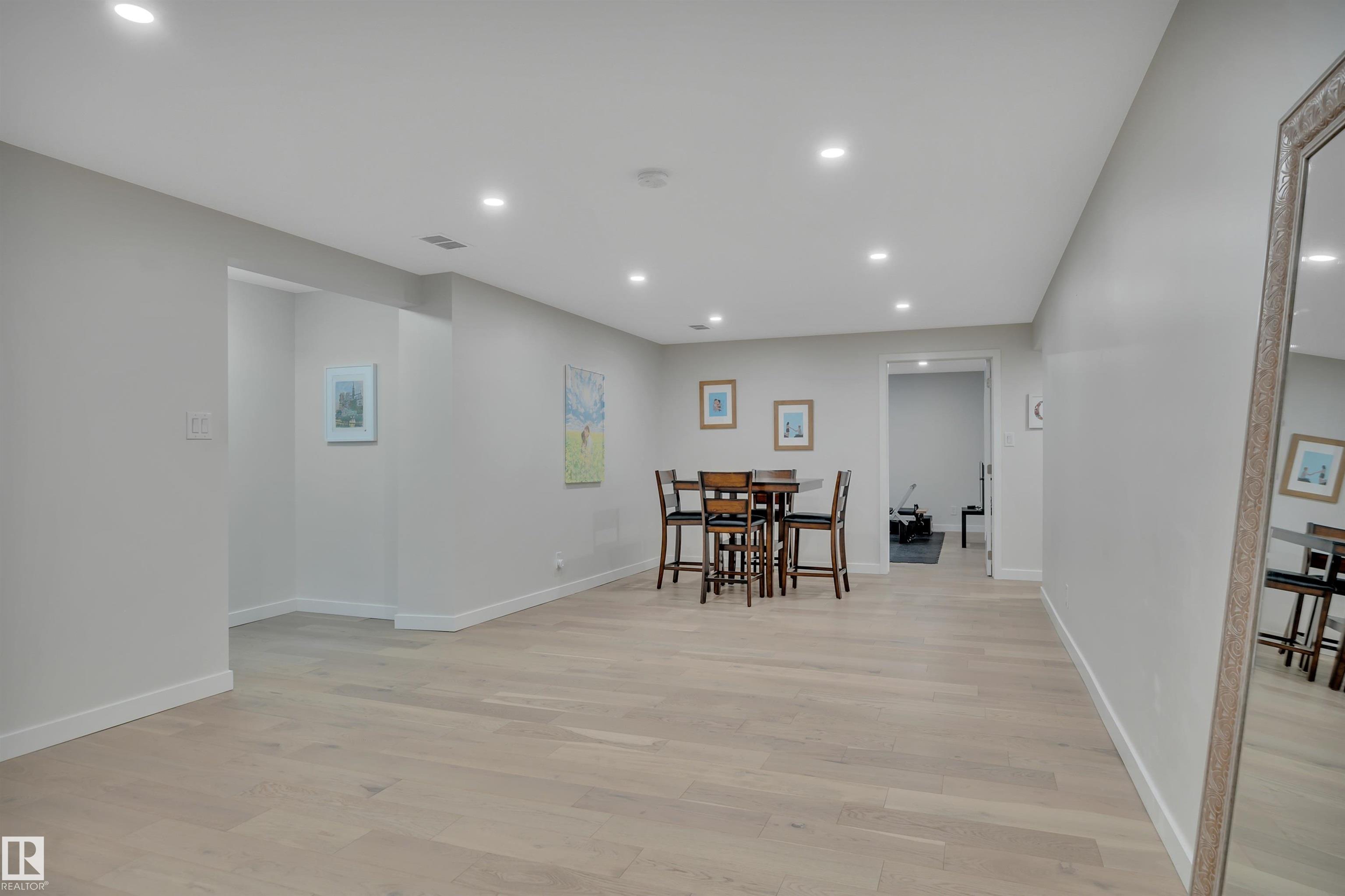 https://zimg.paragon.ice.com/ParagonImages/Property/PM/RAE/225401876/34/0/0/2fae1a13ef1715e2a01c1e587437f508/1/70bfd4d1eb10af9830fcf37147a57e71/225401876-f6c9dd30-612f-425a-9d3d-b63bf09c5a72.JPG