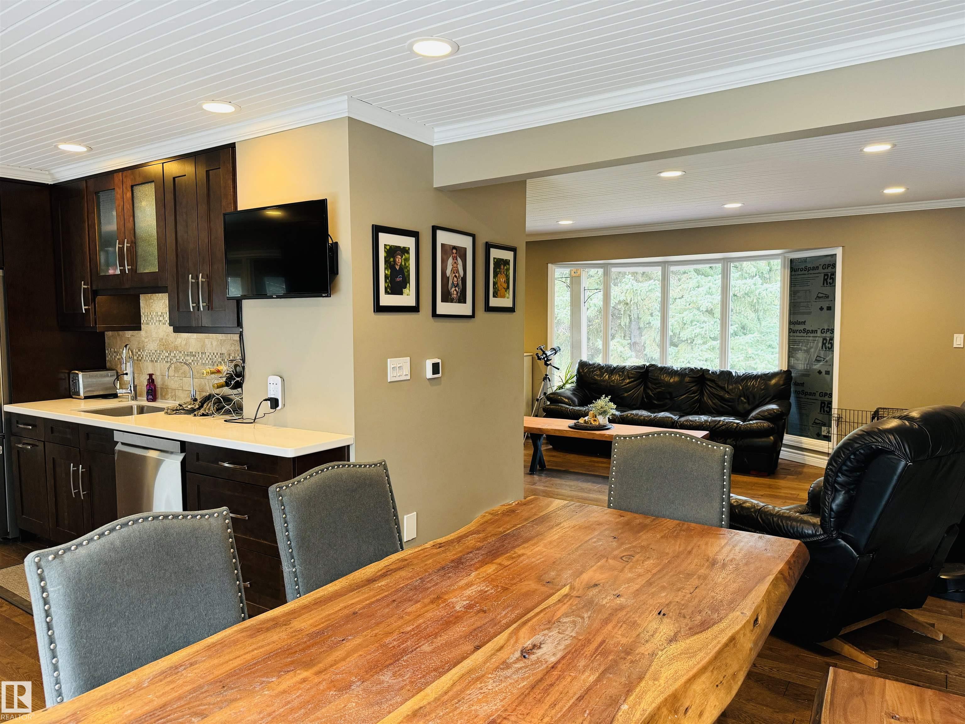 Photo 6 at 10 - Viscount Drive NW, Upper Viscount Estate, Rural Sturgeon County