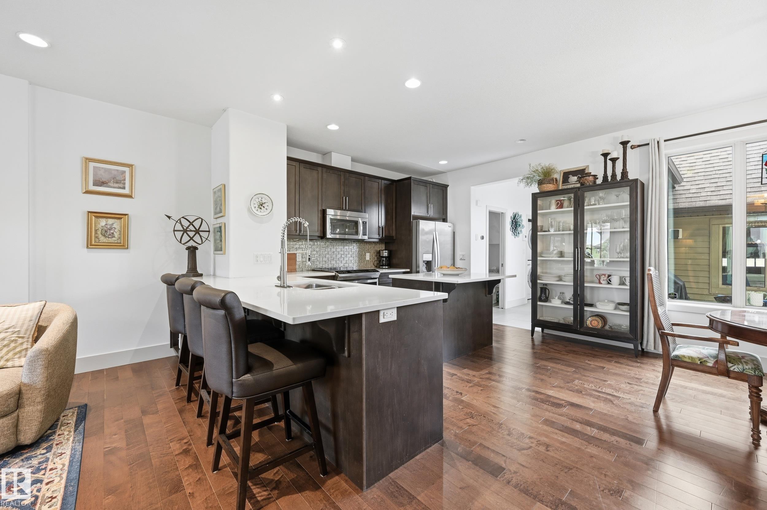 https://zimg.paragon.ice.com/ParagonImages/Property/PM/RAE/225401882/6/0/0/cb117b764166571264a5b80d0e2ac9af/1/8b39e587e800b46681e65333d8292bb1/225401882-08c771c8-6af2-4245-8a9a-16c0bbef7fde.JPG