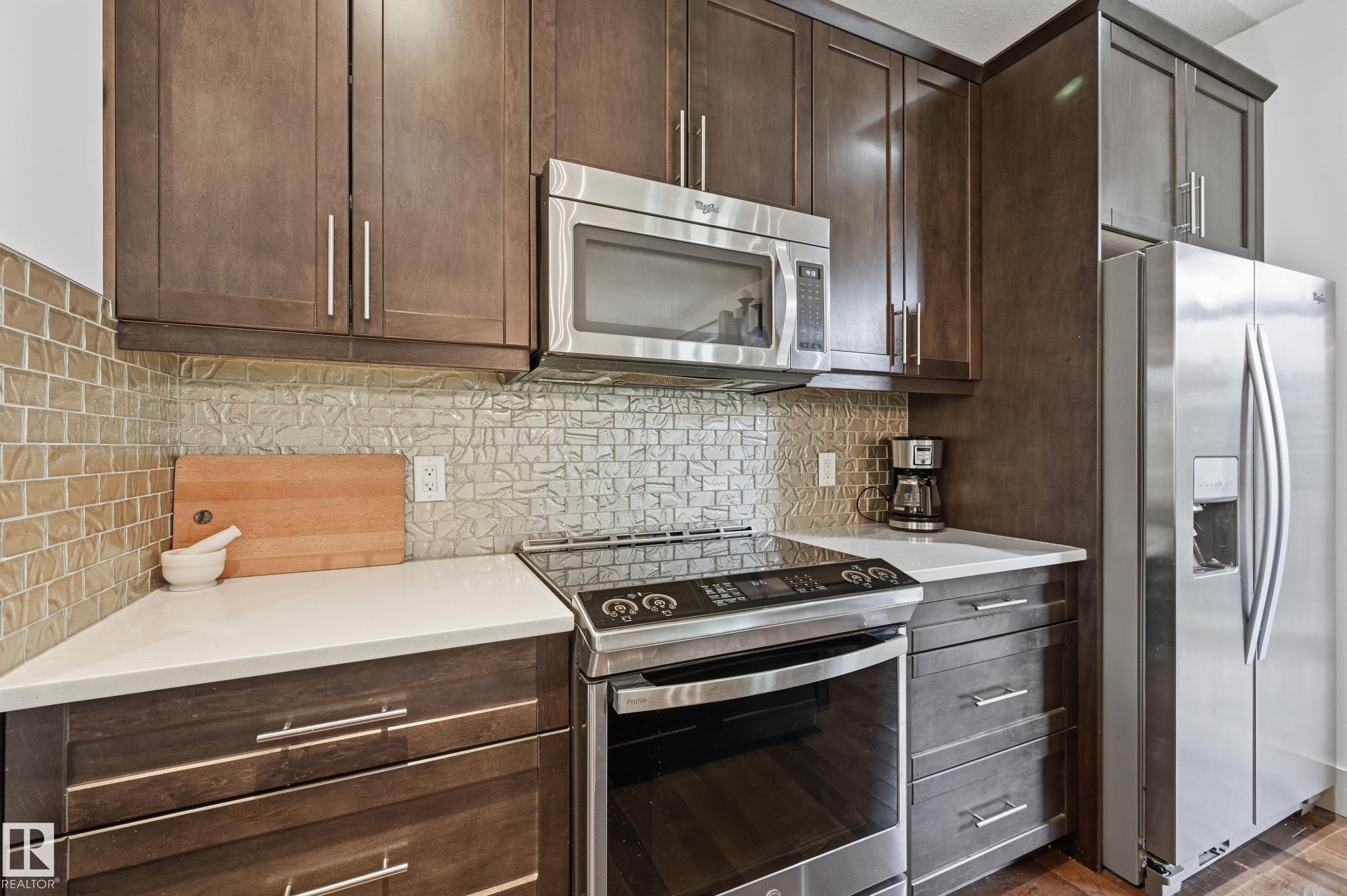 https://zimg.paragon.ice.com/ParagonImages/Property/PM/RAE/225401882/9/0/0/00f50365a40d63800f569b6fbcc3ec9a/1/8b39e587e800b46681e65333d8292bb1/225401882-2dd1a038-4fd6-49bb-9f0e-017dcb45832e.JPG