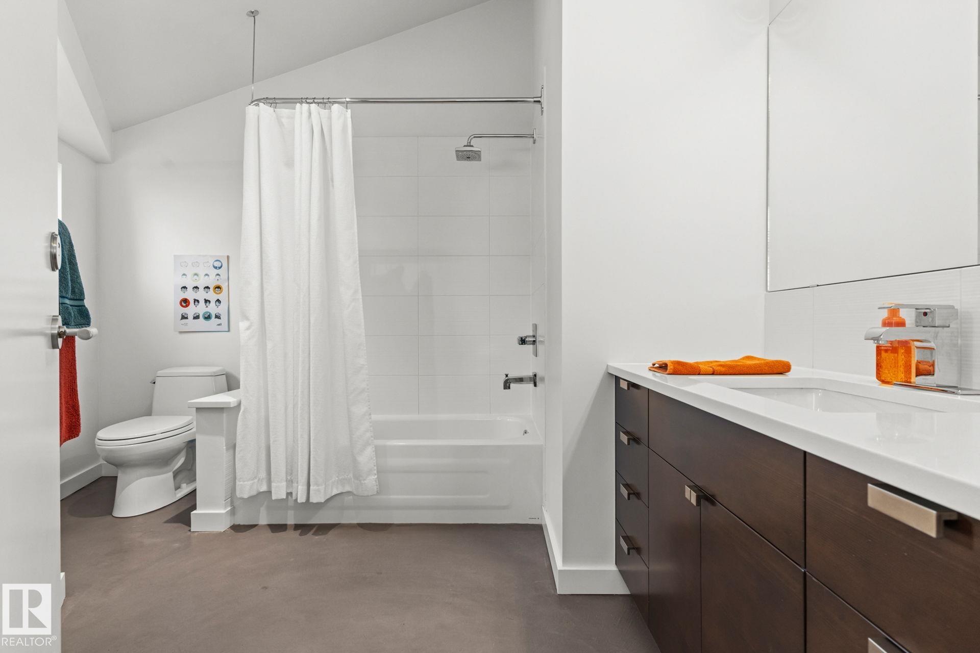 https://zimg.paragon.ice.com/ParagonImages/Property/PM/RAE/225401886/37/0/0/62a89f79a90bc1379102a8769c563942/1/70b0fd68e8259e80cb5ab274ce70e6f4/225401886-F33748B4-22CB-4502-AE15-9B71E754F1EE.JPG