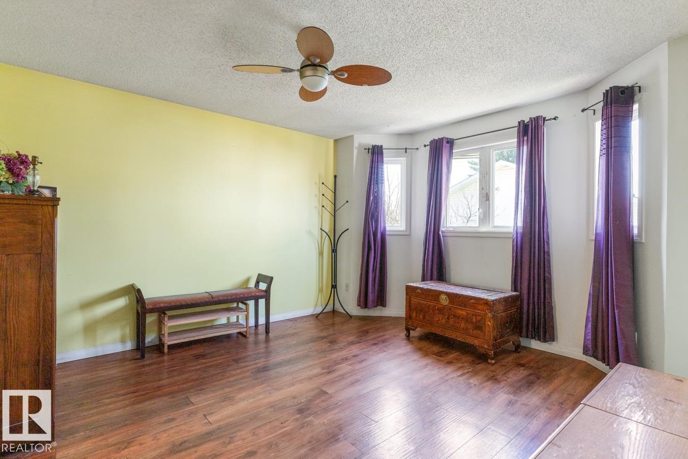 Photo 12 at 950 Jim Common Drive, Charlton Heights, Sherwood Park