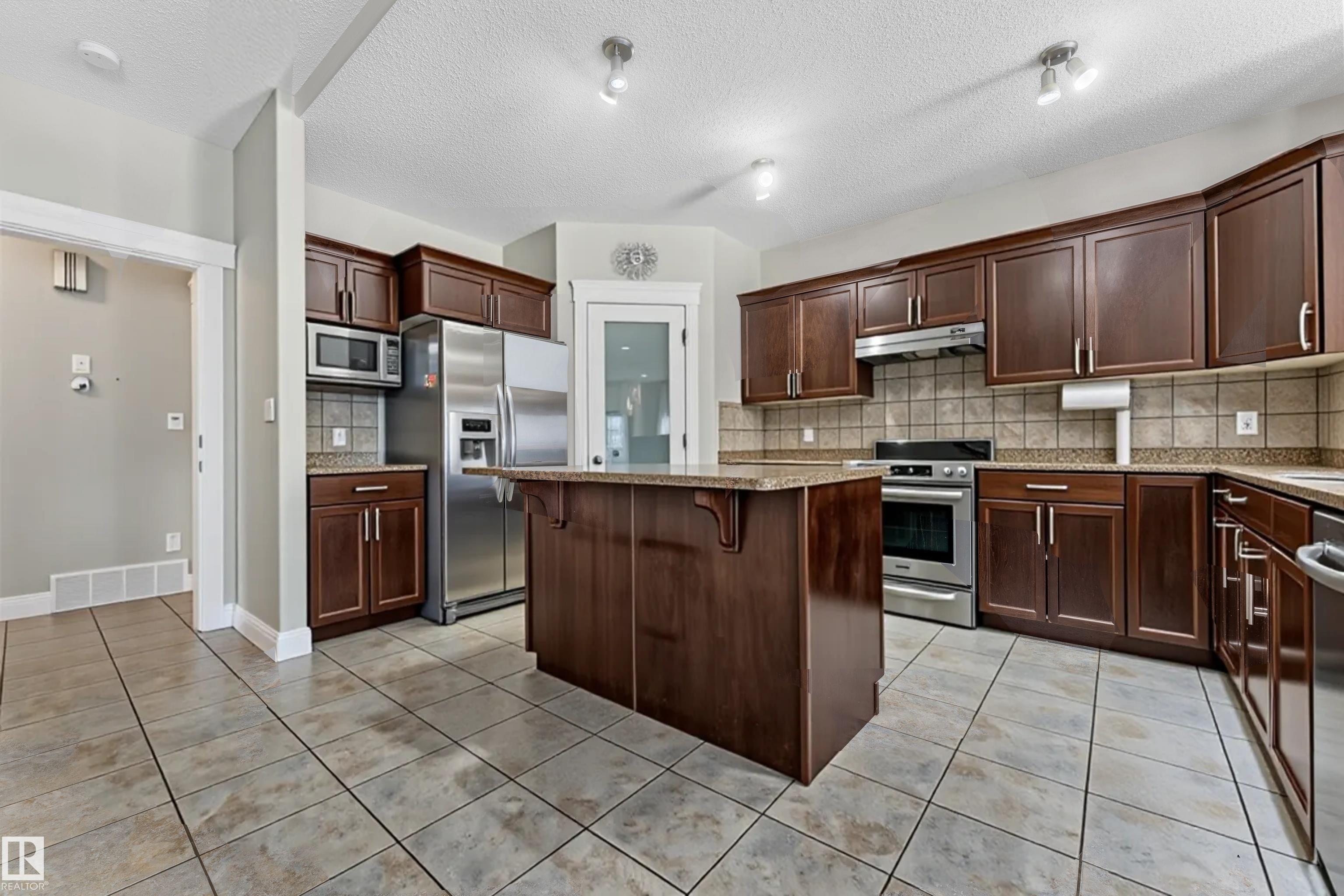 Photo 12 at 6159 12 Avenue SW, Walker, Edmonton