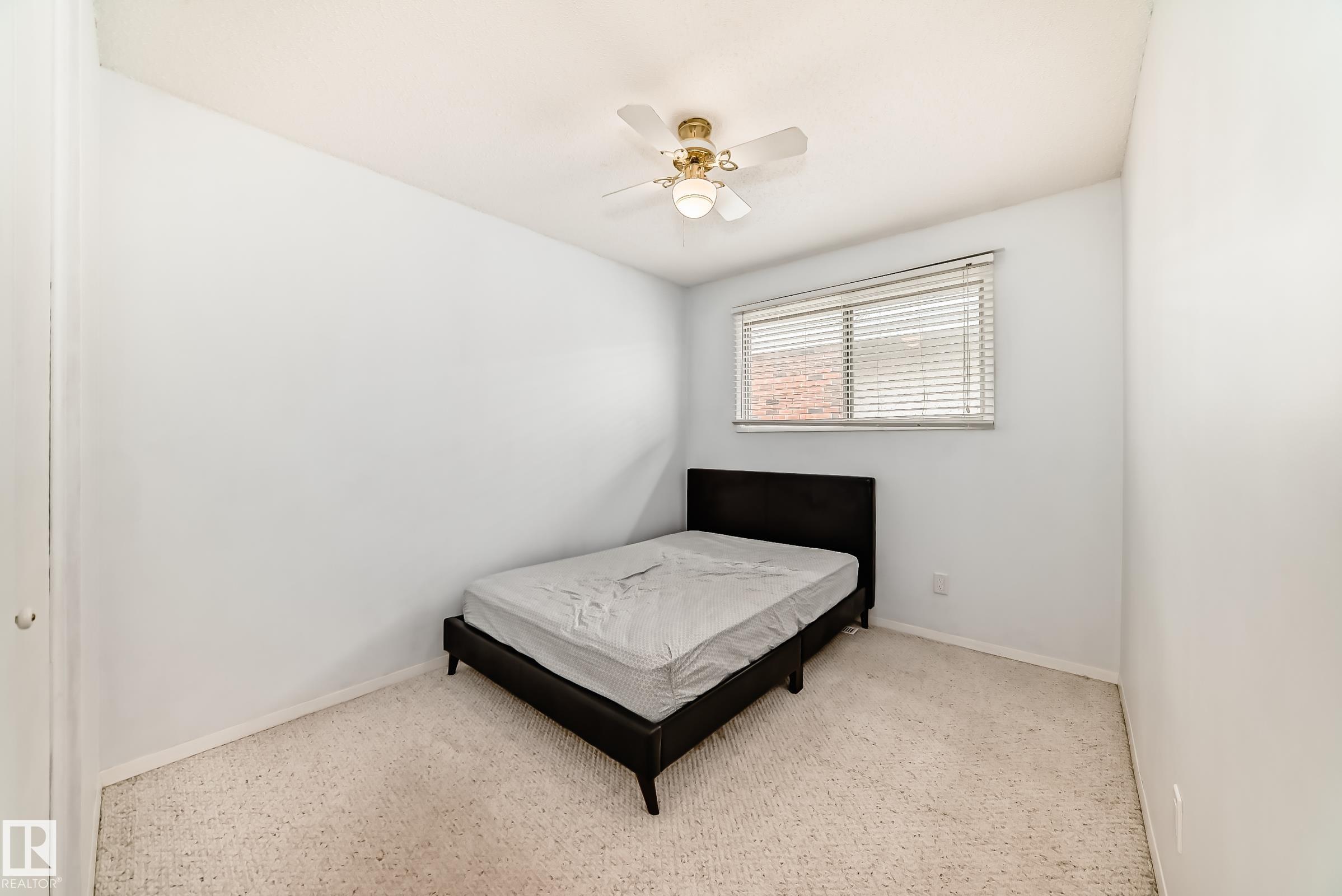 https://zimg.paragon.ice.com/ParagonImages/Property/PM/RAE/225401900/24/0/0/eb3ec8d1e42499a3ad205054200701a5/1/88fa462300e31bf348c0306229dfd471/225401900-efd1f003-023d-471e-a2a7-aa1ea44b2f1a.JPG