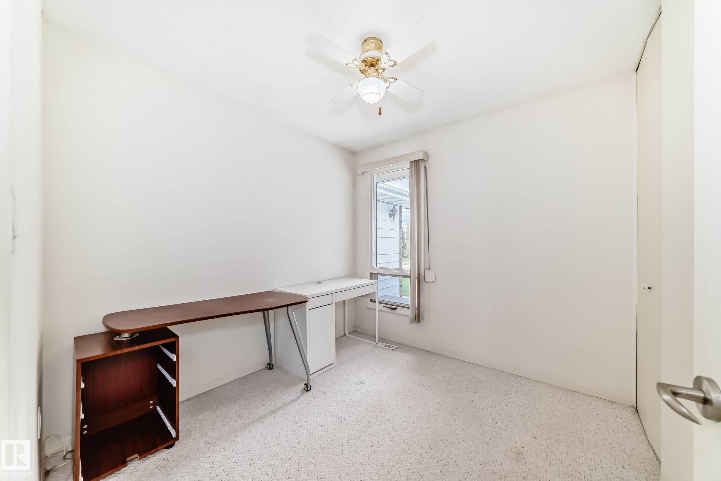 https://zimg.paragon.ice.com/ParagonImages/Property/PM/RAE/225401900/27/0/0/aa30d17f1eb44f71239ee4446216fb4c/1/88fa462300e31bf348c0306229dfd471/225401900-414032ca-299a-400b-b762-7c07bb503868.JPG