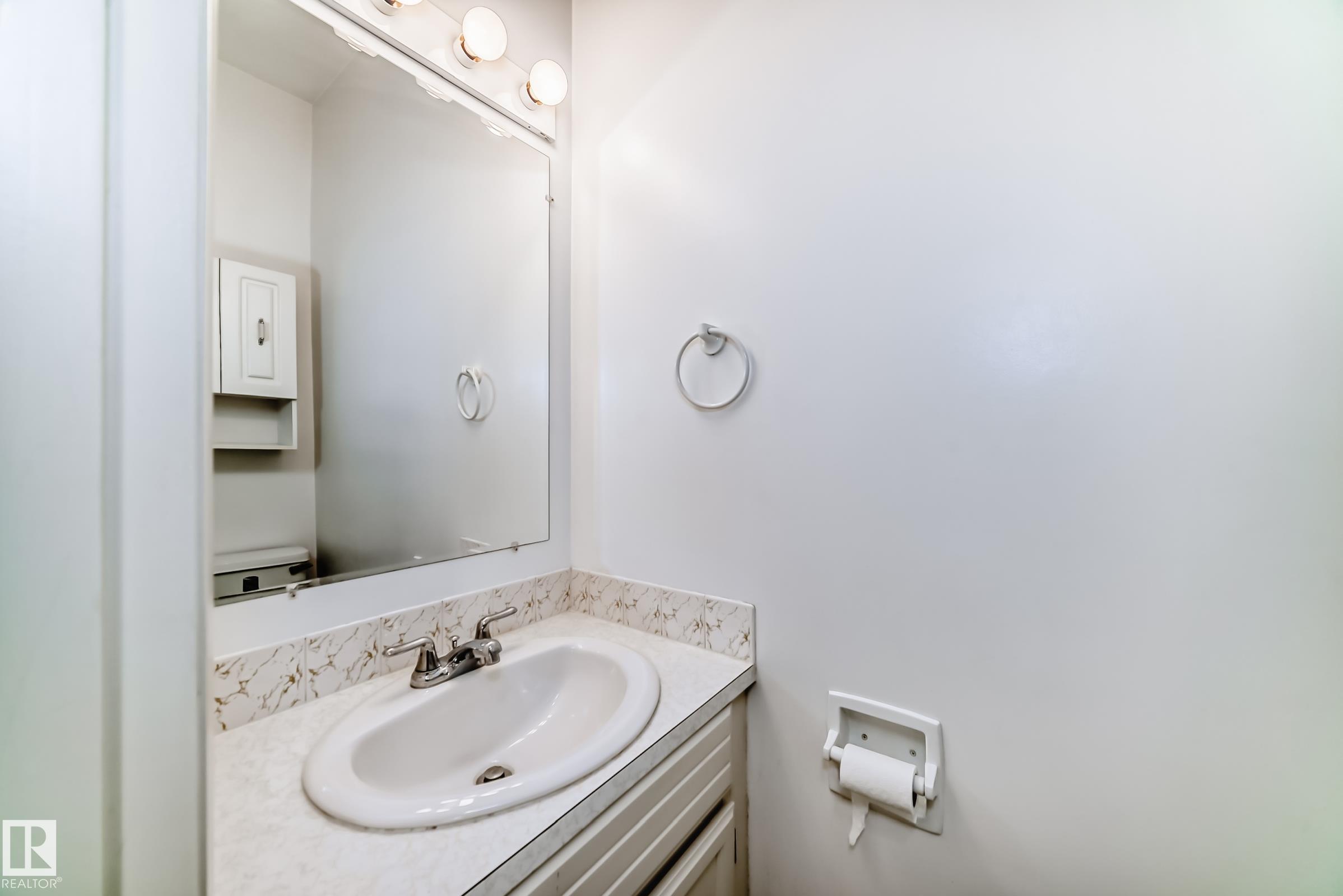 https://zimg.paragon.ice.com/ParagonImages/Property/PM/RAE/225401900/29/0/0/68662e0de042b5d58a2f9660835cb1ab/1/88fa462300e31bf348c0306229dfd471/225401900-8f0967f9-1d2e-471a-9828-4f514705a9f5.JPG