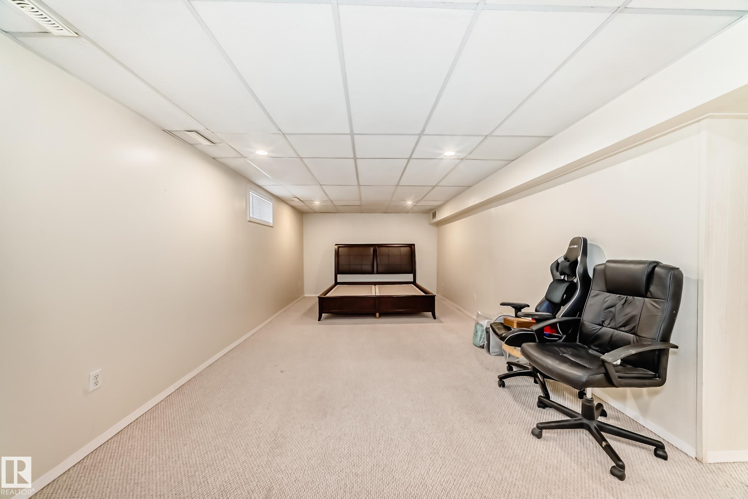 https://zimg.paragon.ice.com/ParagonImages/Property/PM/RAE/225401900/31/0/0/dd67990571b7105b44d2249589eda4dd/1/88fa462300e31bf348c0306229dfd471/225401900-ba1f5602-05d1-4507-a71d-e836c40c60f2.JPG