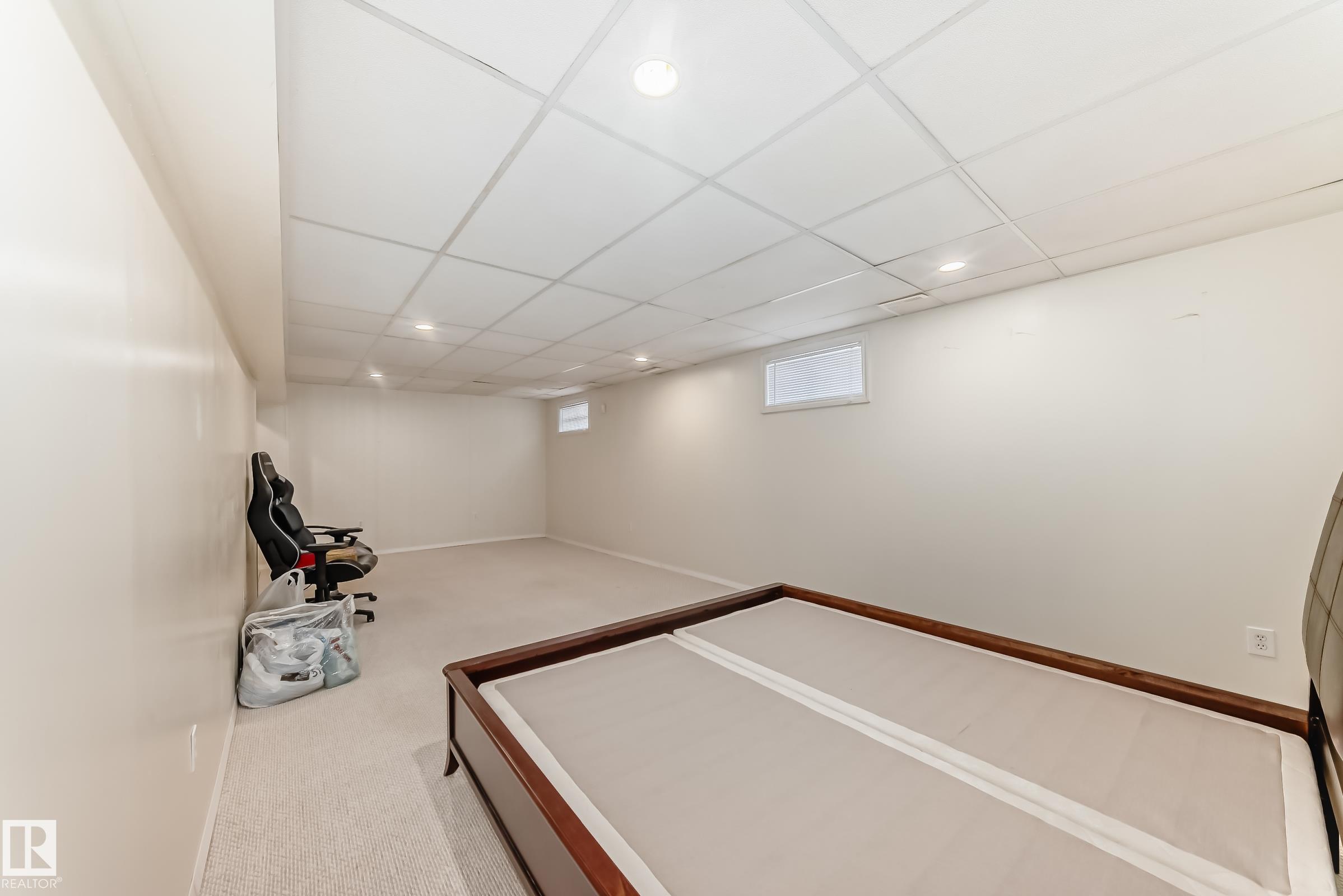 https://zimg.paragon.ice.com/ParagonImages/Property/PM/RAE/225401900/32/0/0/9e121d564df7743836f2a139dd9498fb/1/88fa462300e31bf348c0306229dfd471/225401900-ef47ca8e-5698-4868-a6a9-d430239dd798.JPG