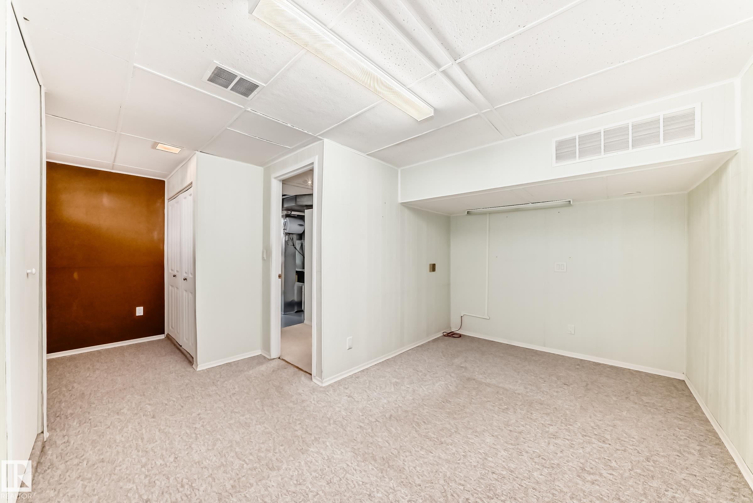 https://zimg.paragon.ice.com/ParagonImages/Property/PM/RAE/225401900/33/0/0/4bc4db97097747f170076e2bd9a9b2d3/1/88fa462300e31bf348c0306229dfd471/225401900-a35bc580-8bc0-4aa6-8c45-c53be4dfbfa1.JPG