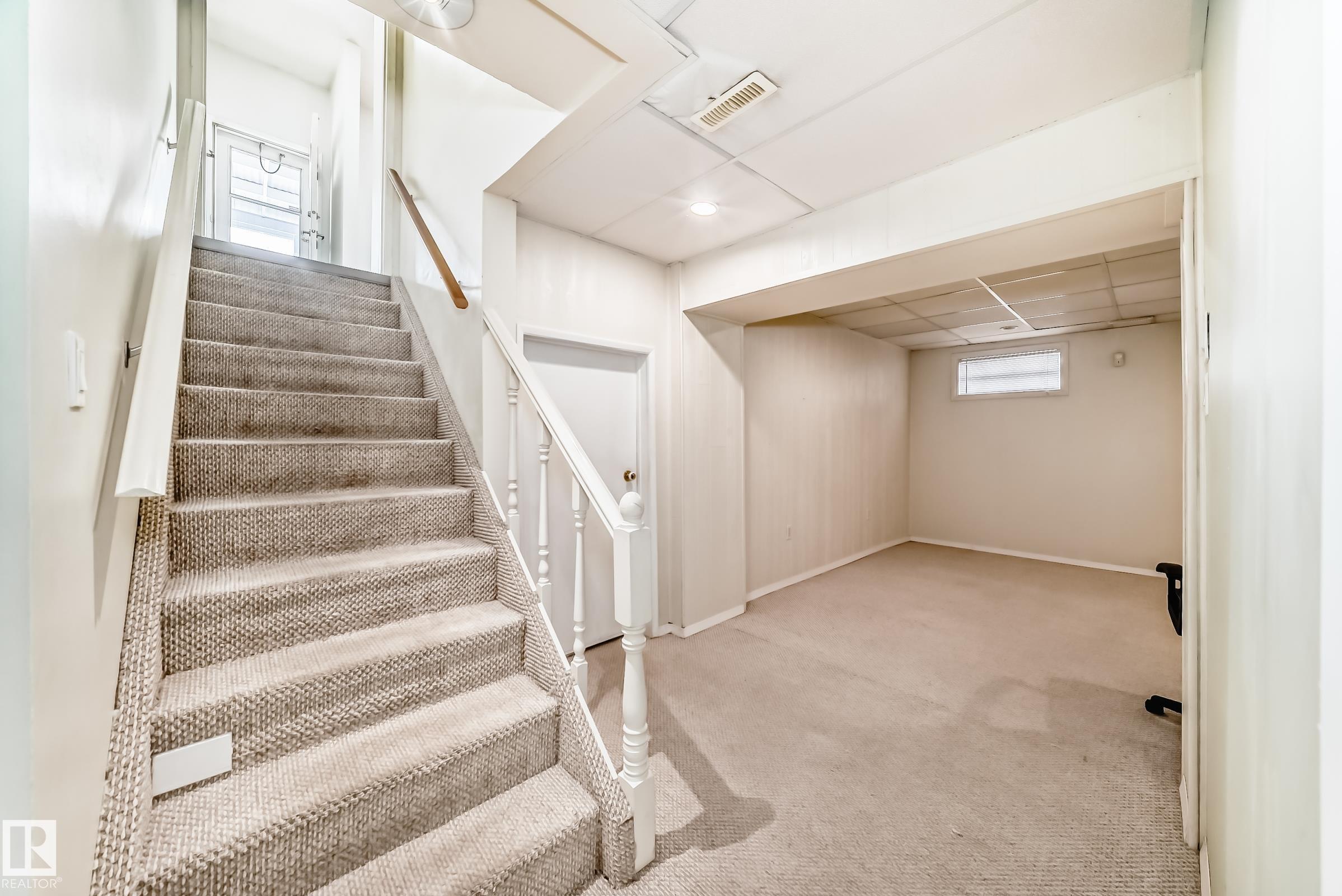 https://zimg.paragon.ice.com/ParagonImages/Property/PM/RAE/225401900/40/0/0/ba0b02f20c3d053822645c0901685e4b/1/88fa462300e31bf348c0306229dfd471/225401900-865647f9-8126-4453-924b-09b48fde28f7.JPG
