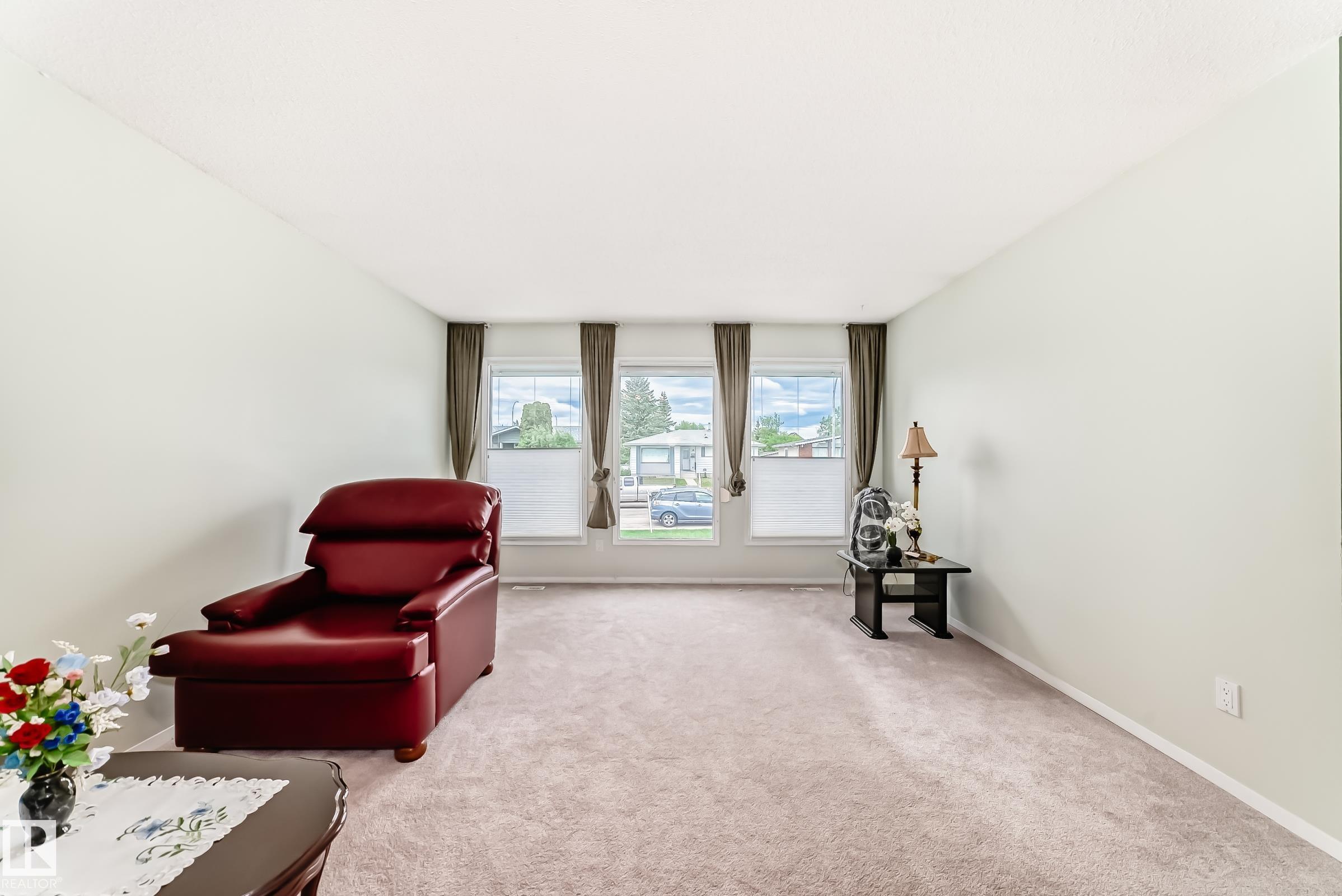 https://zimg.paragon.ice.com/ParagonImages/Property/PM/RAE/225401900/6/0/0/0ea4afdb6d15a23db90528265581a83f/1/88fa462300e31bf348c0306229dfd471/225401900-38199426-1618-4cd2-acdc-dadcf947e1be.JPG