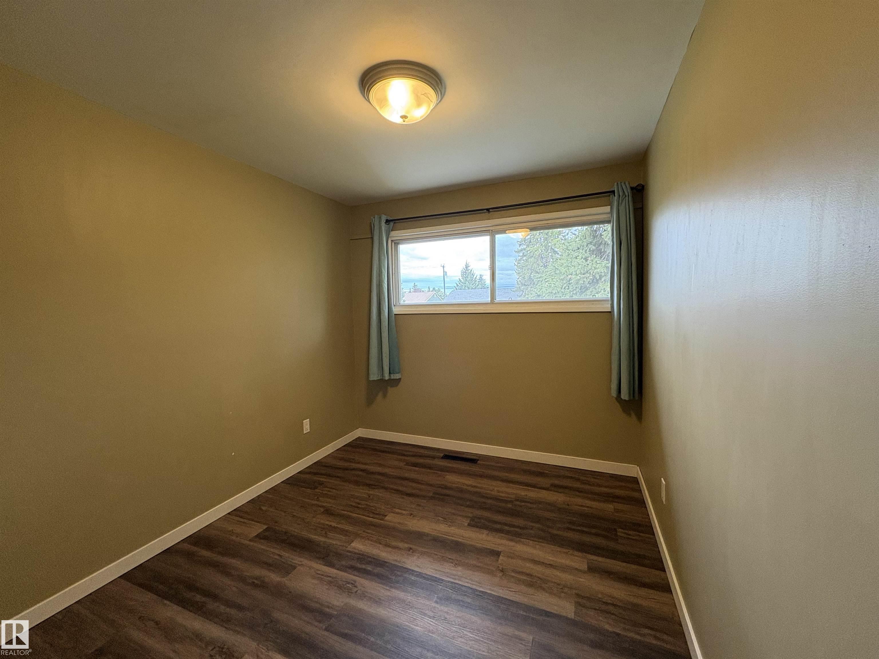 Photo 11 at 13023 90 Street NW, Killarney, Edmonton