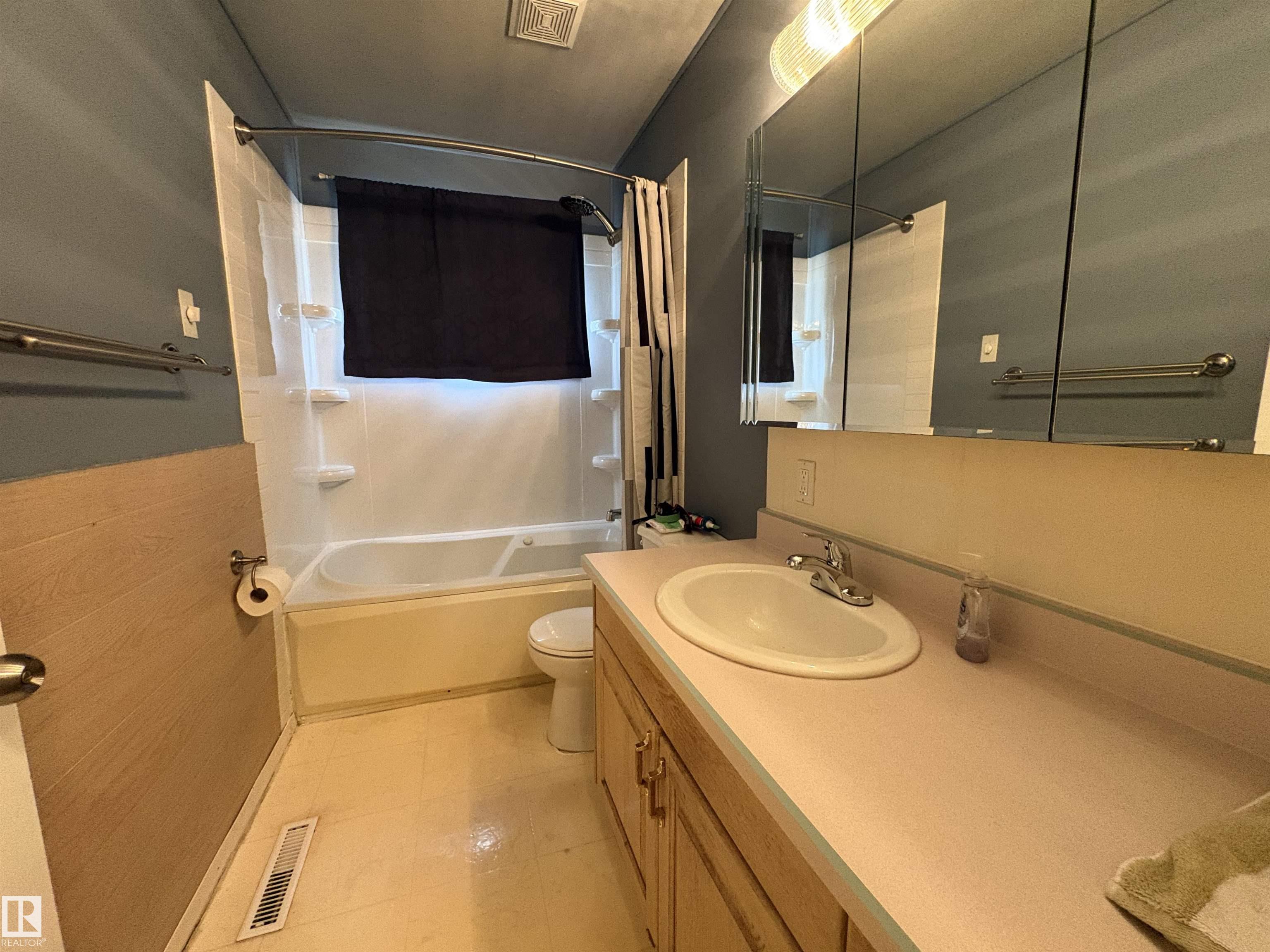 Photo 12 at 13023 90 Street NW, Killarney, Edmonton