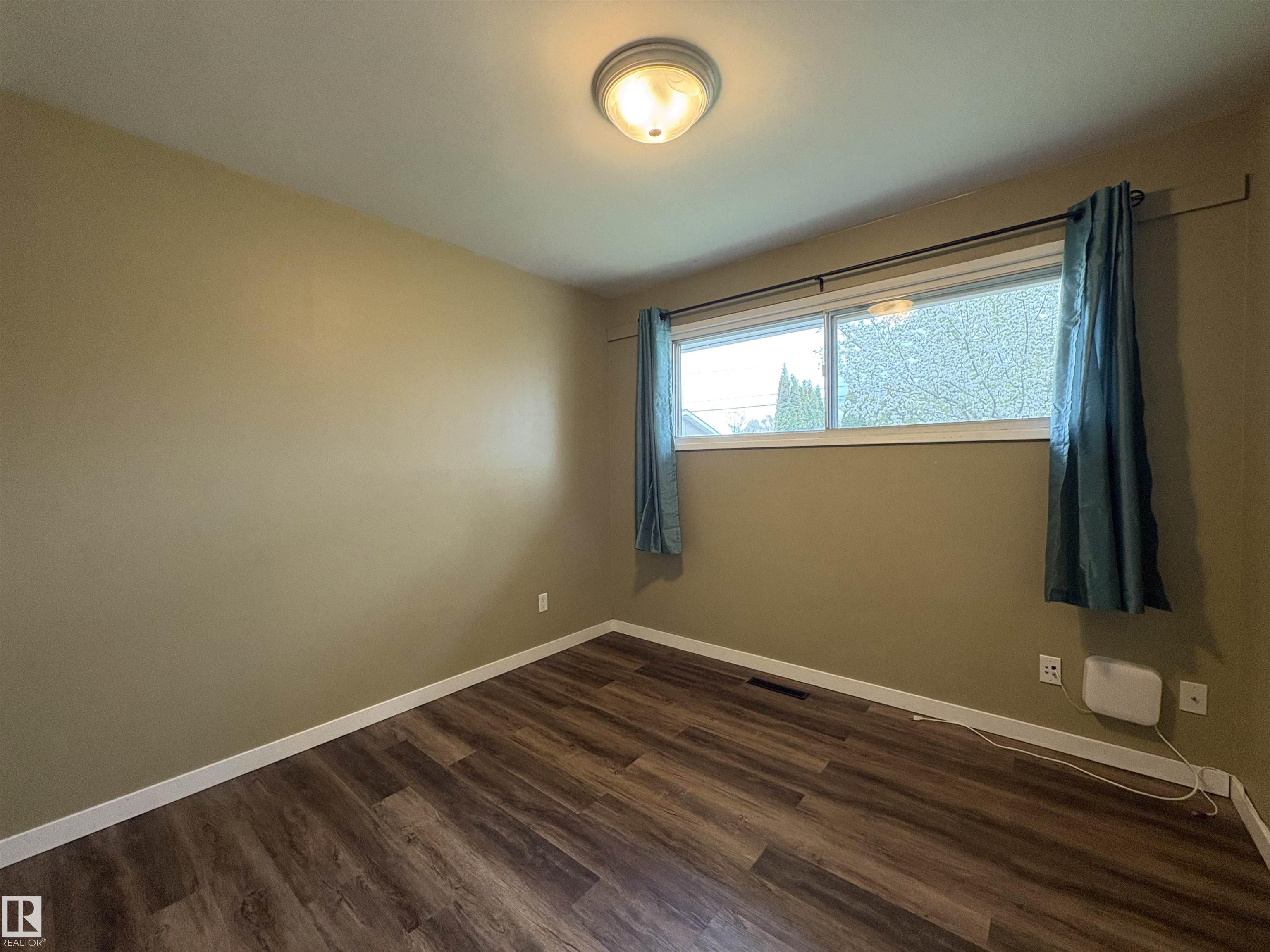 Photo 16 at 13023 90 Street NW, Killarney, Edmonton