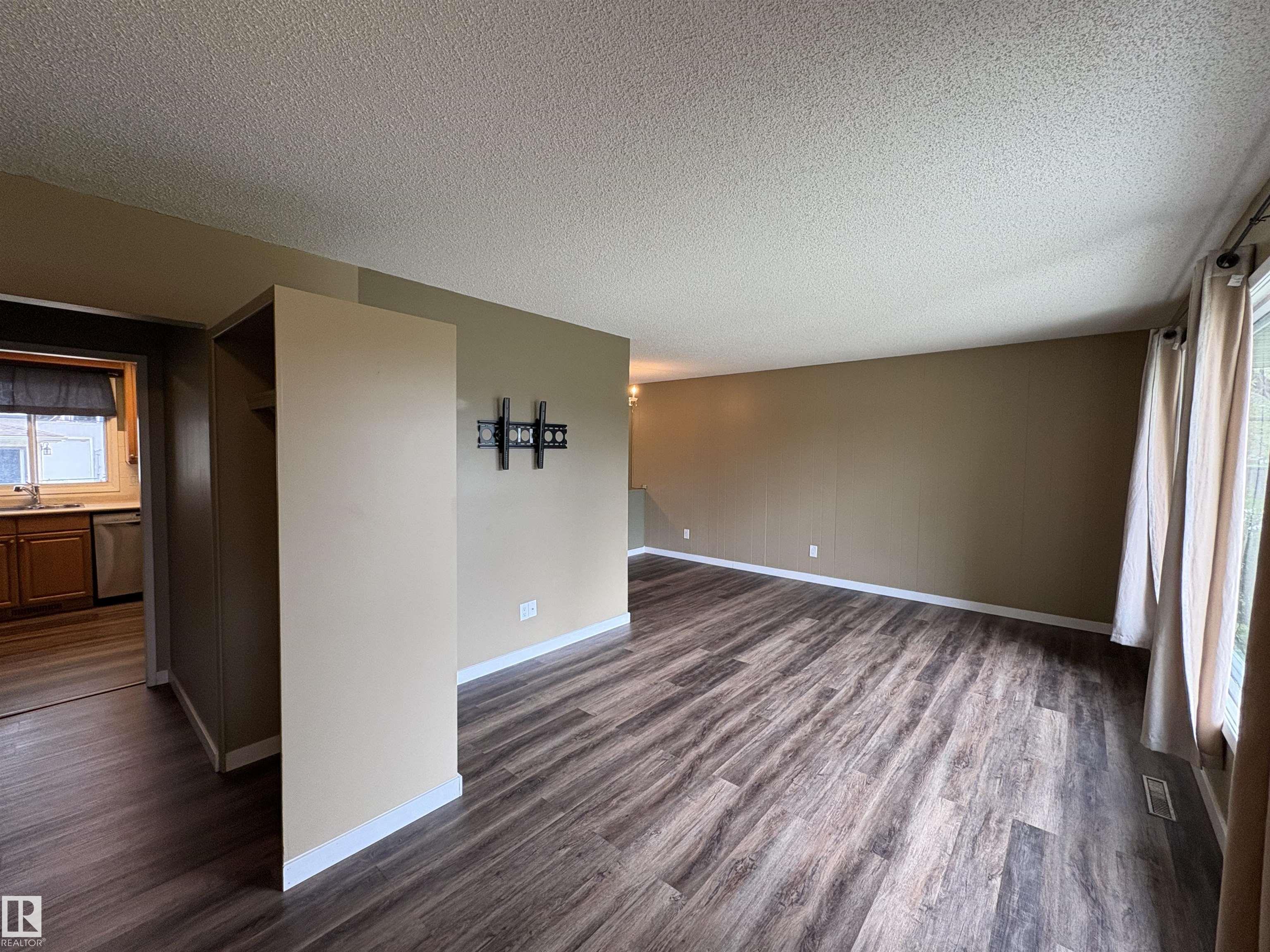 Photo 18 at 13023 90 Street NW, Killarney, Edmonton