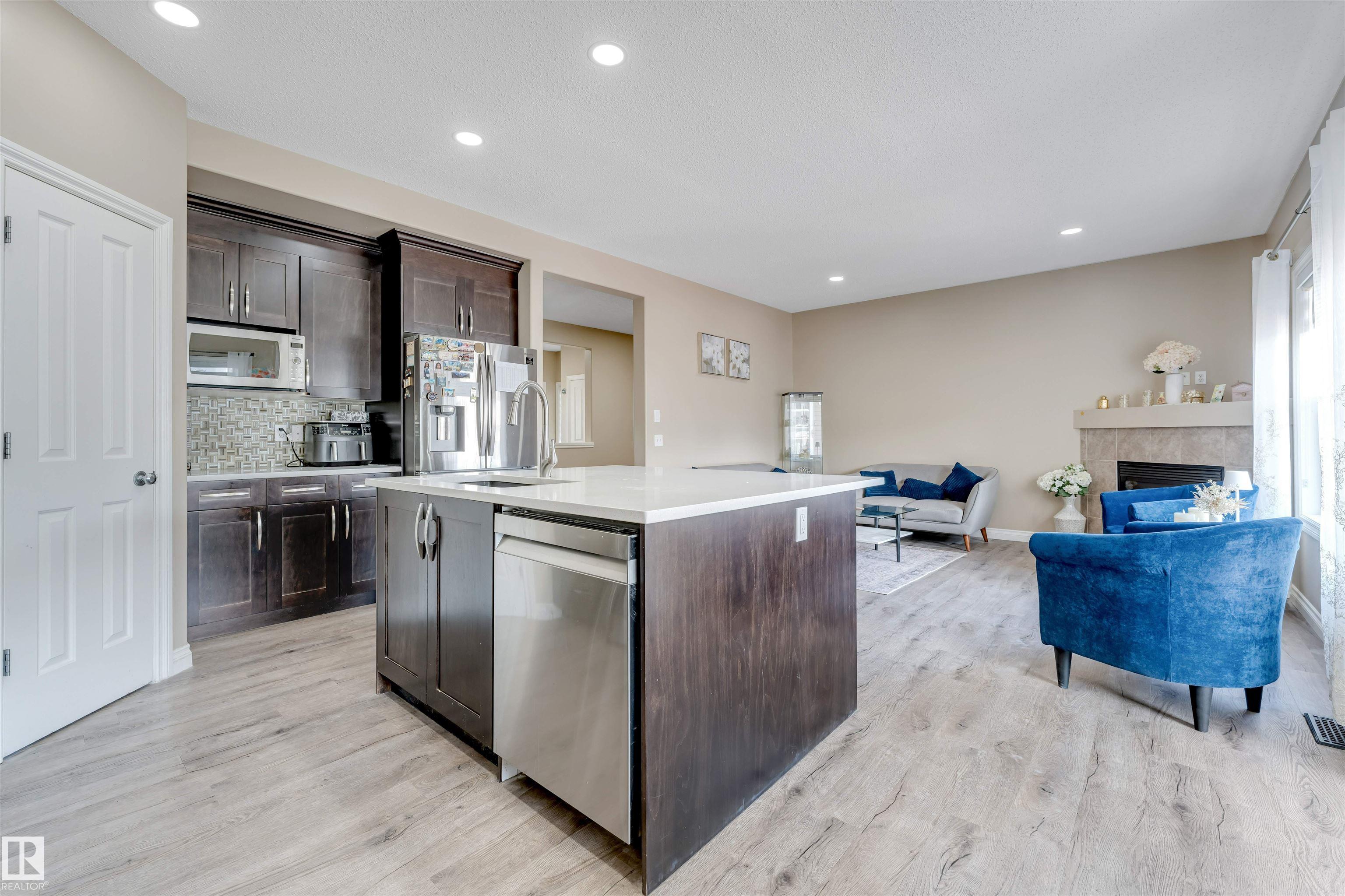 https://zimg.paragon.ice.com/ParagonImages/Property/PM/RAE/225401905/12/0/0/da0fd4d071142a2cda4ca295494c9aff/1/9a199653cdaacc901890d71379c855c0/225401905-55738cef-feaf-461c-90f1-74a00b0739bd.JPG