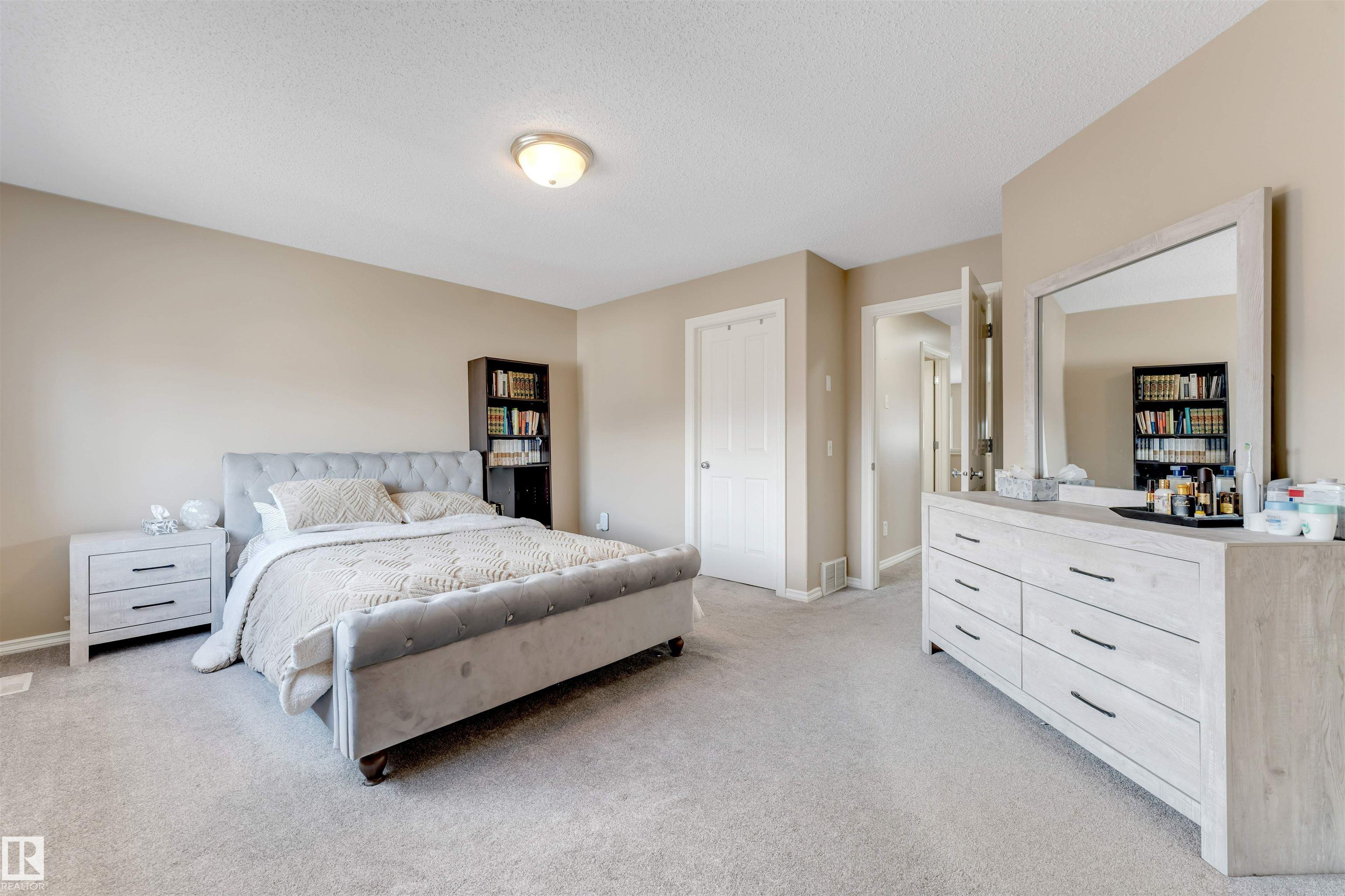 https://zimg.paragon.ice.com/ParagonImages/Property/PM/RAE/225401905/23/0/0/c2df1e7520b80a575cb60b4e58c93056/1/9a199653cdaacc901890d71379c855c0/225401905-ab954148-40e4-41cb-9025-cfca2f71b361.JPG