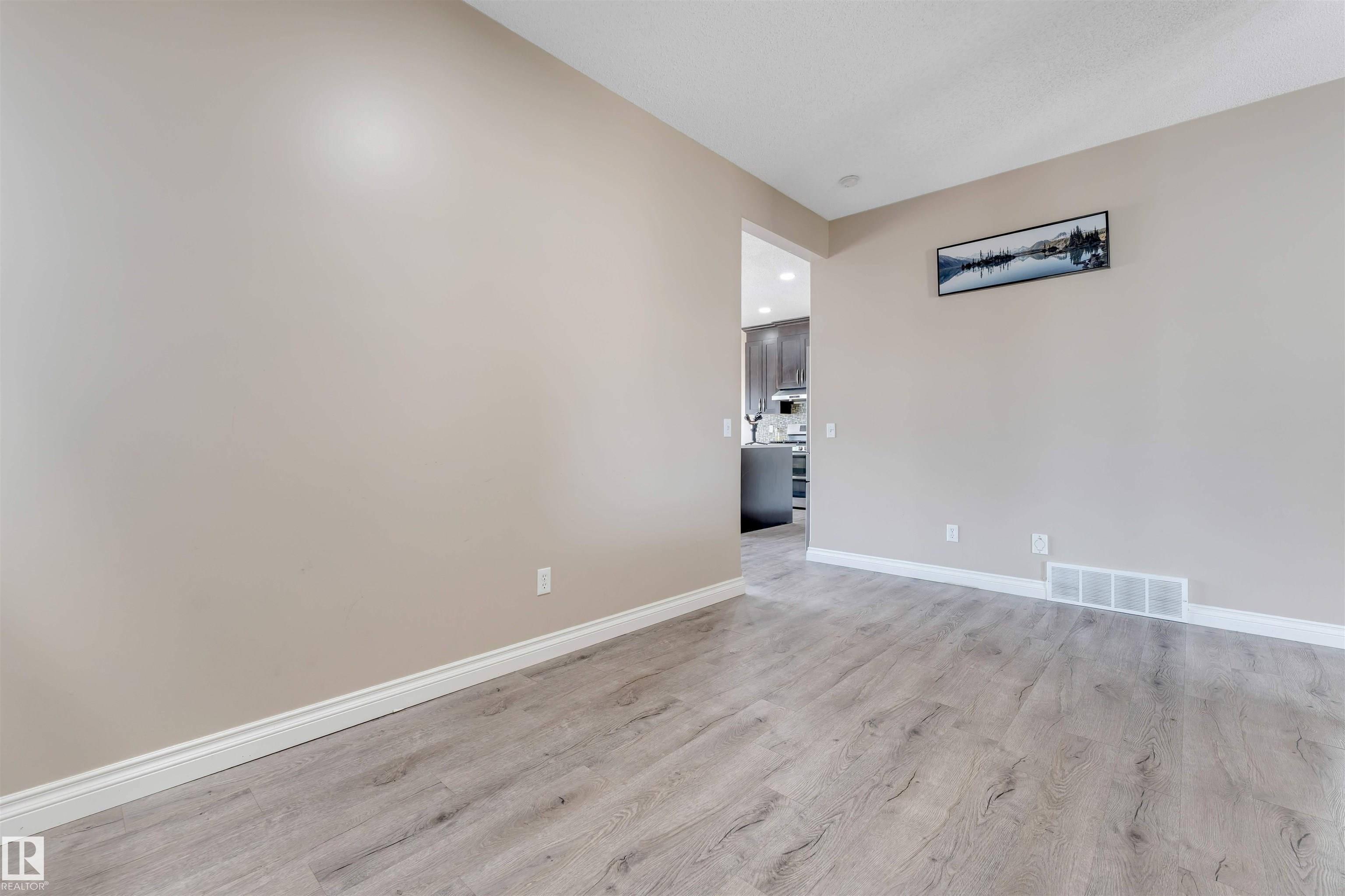 https://zimg.paragon.ice.com/ParagonImages/Property/PM/RAE/225401905/6/0/0/0e065ed32c7705bb6ab44df29edc1da8/1/9a199653cdaacc901890d71379c855c0/225401905-7035b7d3-bc66-4d9e-80f3-f97eaddc4194.JPG