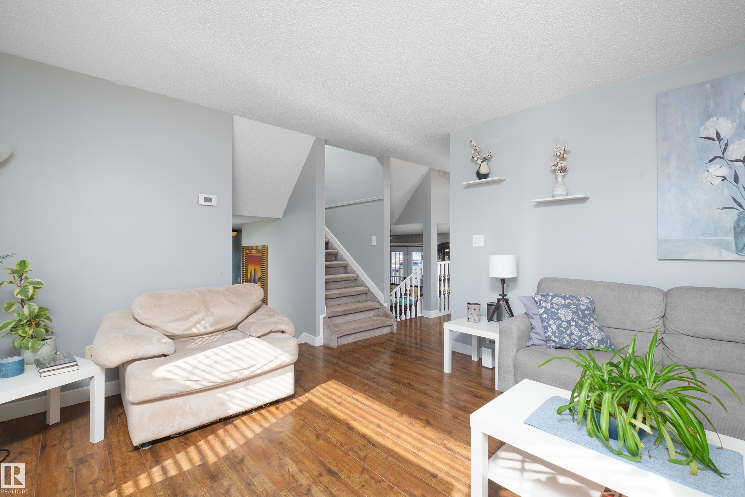 https://zimg.paragon.ice.com/ParagonImages/Property/PM/RAE/225401906/12/0/0/5fd127e5a8f19d6259b7fde1adf4c4ee/1/d95a7afcb1dbd3beaebc1b3b3875c0f2/225401906-10CFD448-0515-478A-A053-B128F079861D.JPG