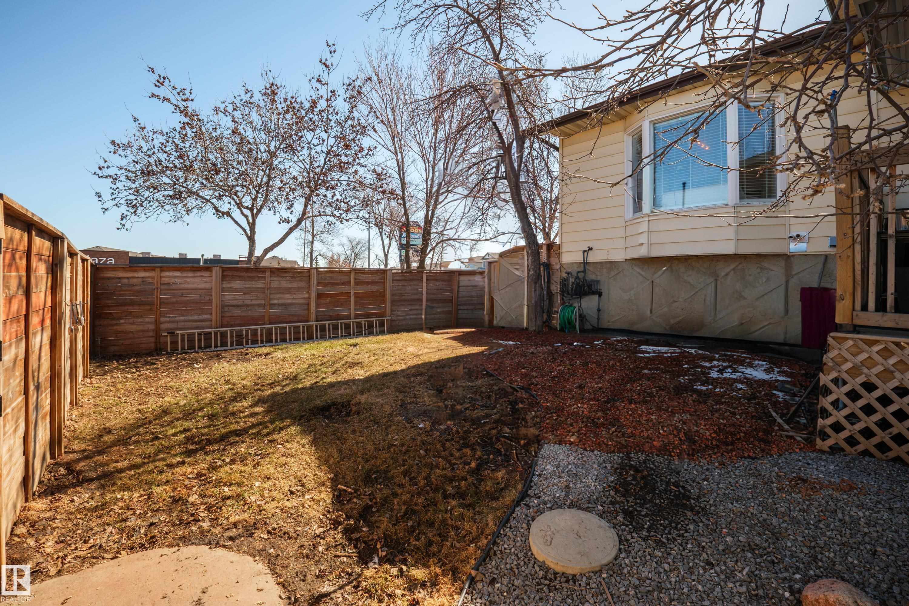 https://zimg.paragon.ice.com/ParagonImages/Property/PM/RAE/225401906/31/0/0/6879874e24e1e31421ed698d43c2ff3a/1/d95a7afcb1dbd3beaebc1b3b3875c0f2/225401906-28B2E143-3428-4006-A04B-FFB040B235F3.JPG