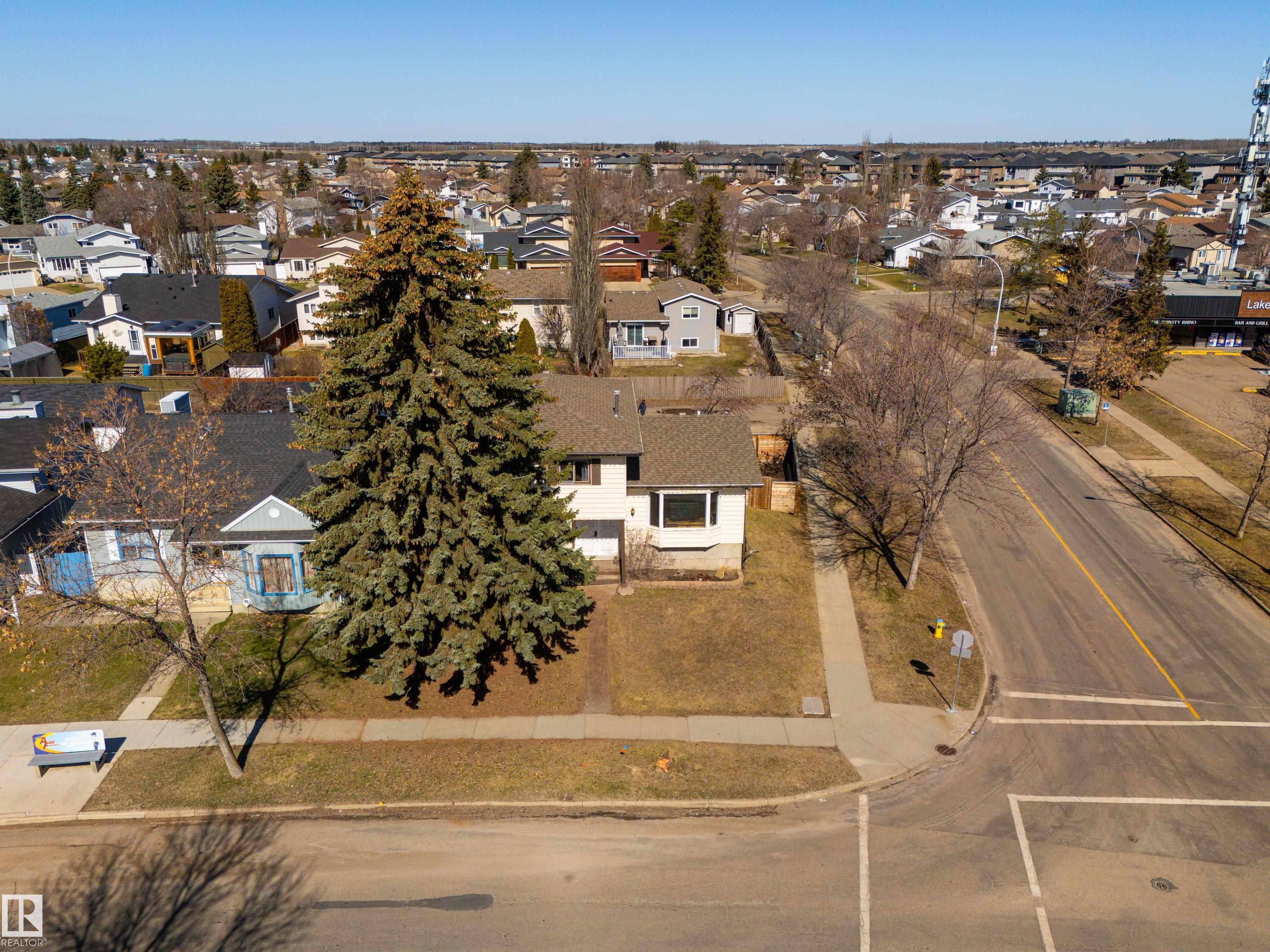 https://zimg.paragon.ice.com/ParagonImages/Property/PM/RAE/225401906/41/0/0/10c625e293939996295e69c363ec9b3f/1/d95a7afcb1dbd3beaebc1b3b3875c0f2/225401906-9F35BED5-422E-4573-9F02-1B1E783CE11D.JPG