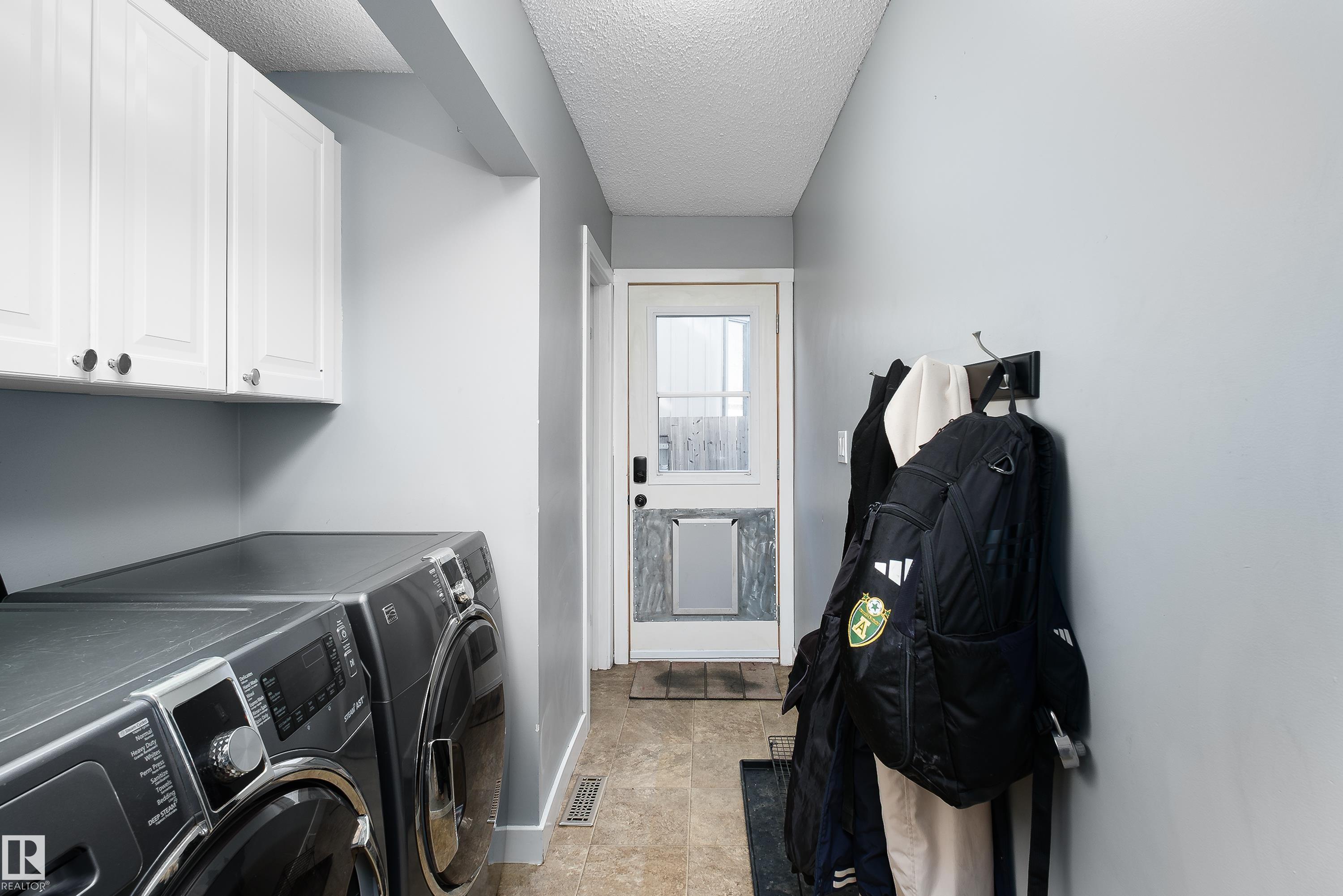 https://zimg.paragon.ice.com/ParagonImages/Property/PM/RAE/225401906/6/0/0/635b77618865bb830b8a9ae6e0317e86/1/d95a7afcb1dbd3beaebc1b3b3875c0f2/225401906-A2A58F66-1C3C-4840-9AAC-BC79D851B4B6.JPG