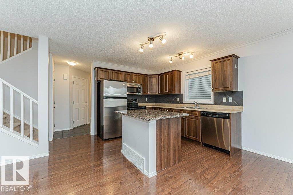 https://zimg.paragon.ice.com/ParagonImages/Property/PM/RAE/225401909/7/0/0/760814e4c9be4d836cfe56ec4fe12a15/1/85011d71e40517fd1af2dd5dc05a8859/225401909-626ba701-f609-442d-bdce-934d3e1b62b5.JPG