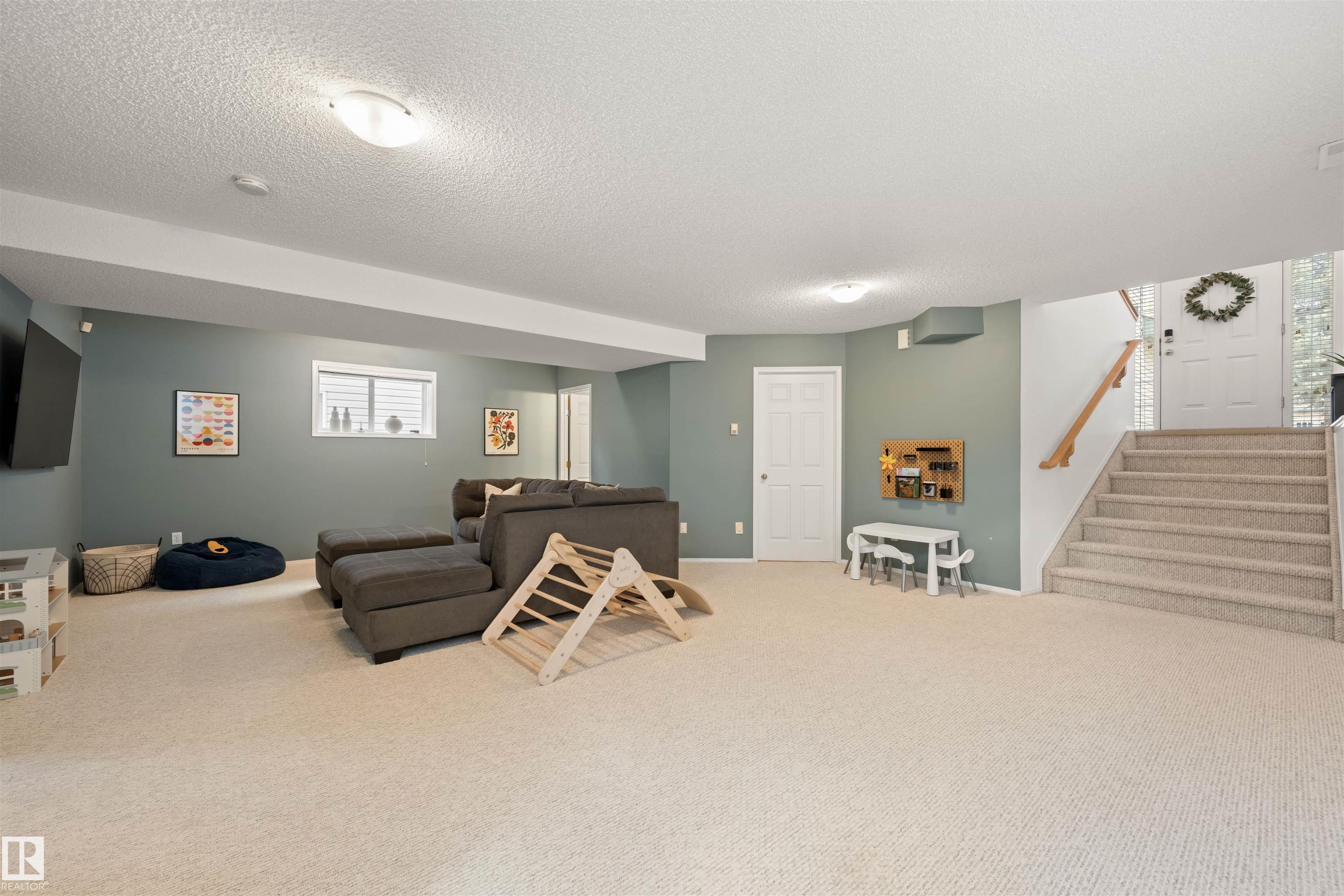 https://zimg.paragon.ice.com/ParagonImages/Property/PM/RAE/225401926/21/0/0/70ea47219fa3209145c9428f16037f41/1/f83aeb145a1b15eb425871928fc0aaf4/225401926-8b47f60b-33d6-4658-b987-702c81ef9791.JPG