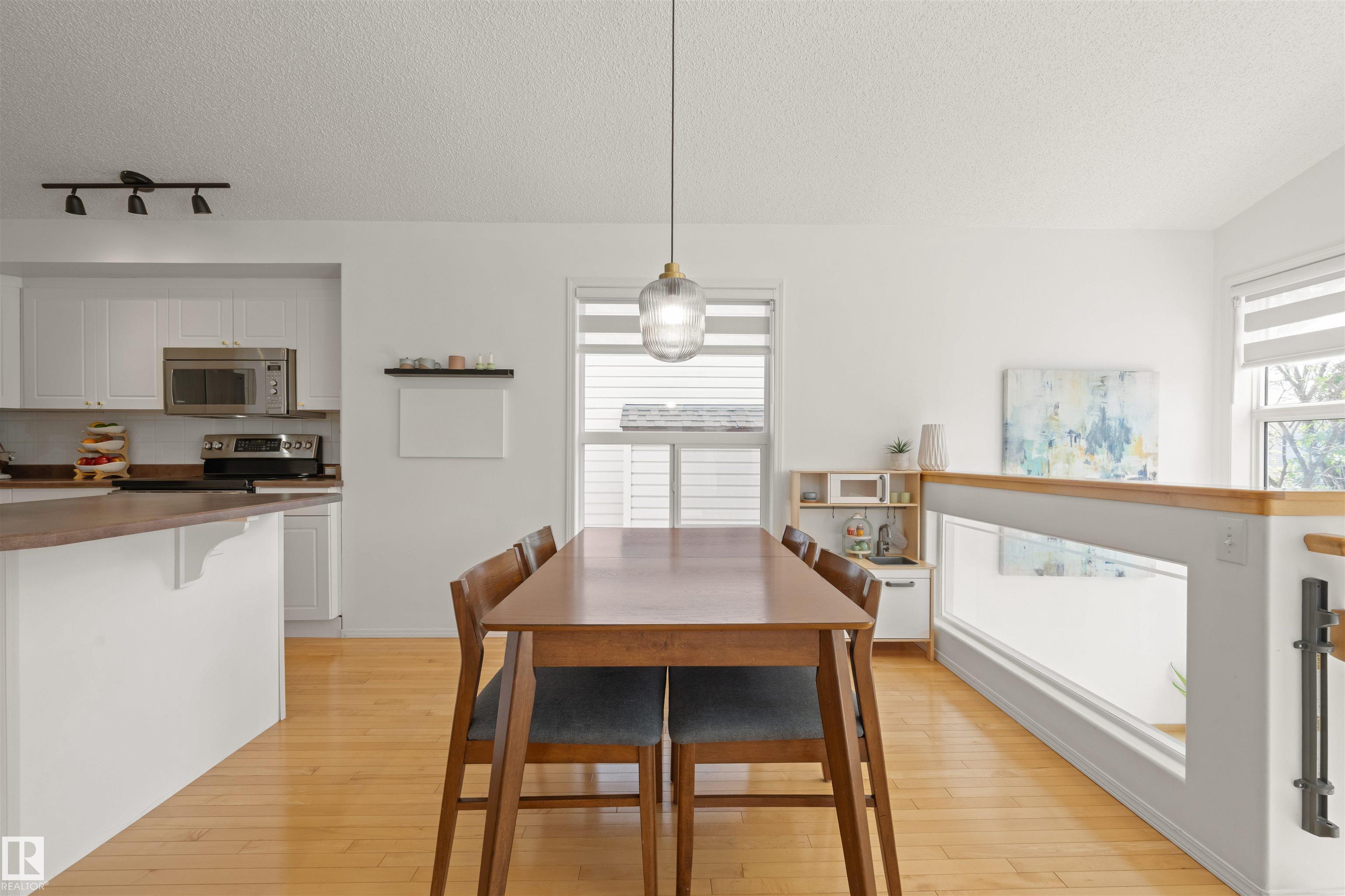 https://zimg.paragon.ice.com/ParagonImages/Property/PM/RAE/225401926/6/0/0/4e91cfac3cd62e537cfa7b6a0d656eeb/1/f83aeb145a1b15eb425871928fc0aaf4/225401926-81aae182-1c9e-47bd-b1e7-1297fb2c23d5.JPG