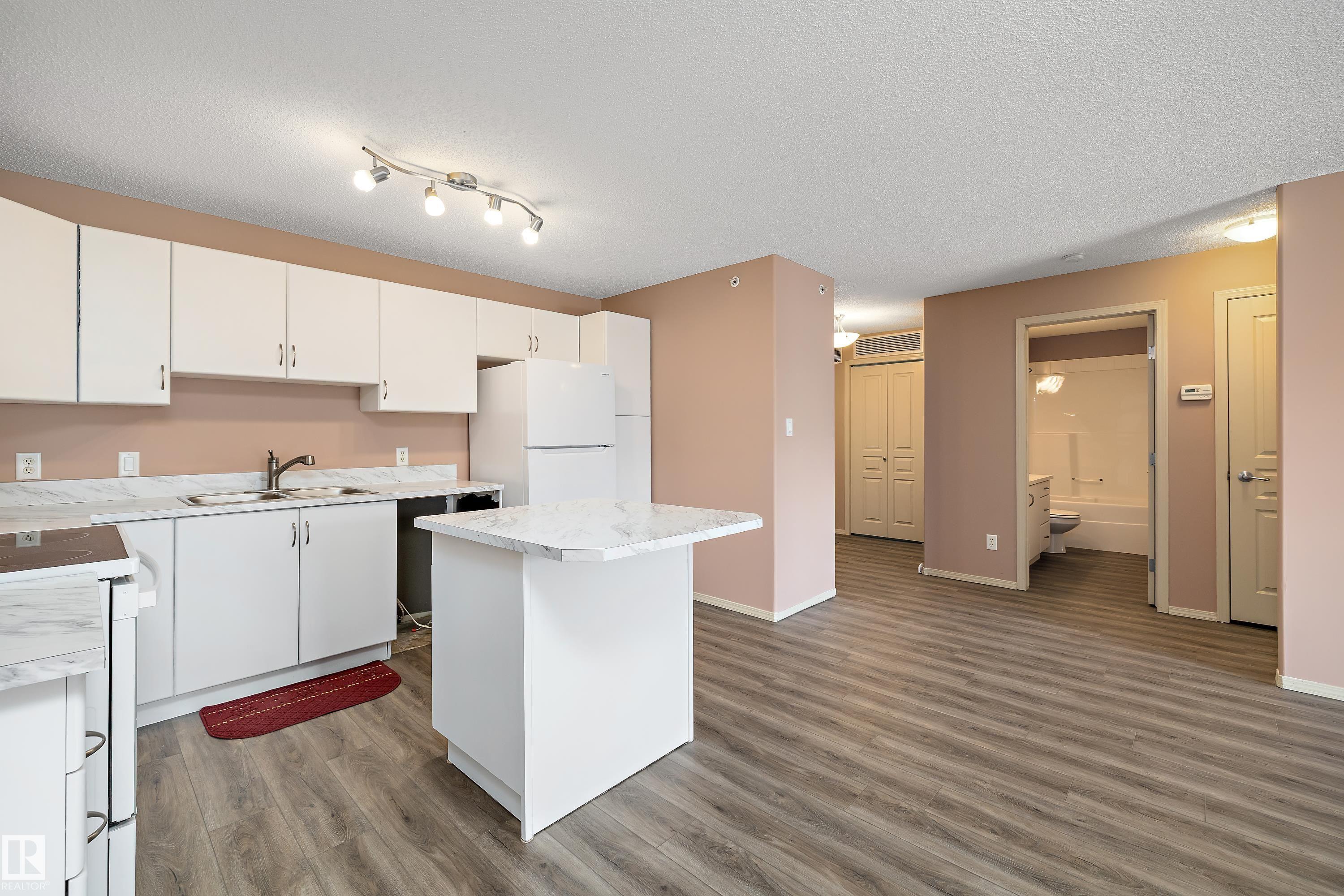 Photo 10 at 406 - 16035 132 Street NW, Oxford, Edmonton