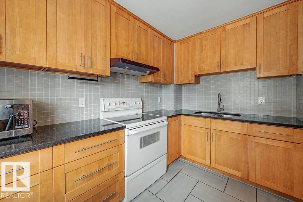 Photo 11 at 41 - 9619 180 Street NW, La Perle, Edmonton