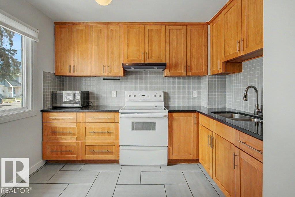 Photo 9 at 41 - 9619 180 Street NW, La Perle, Edmonton