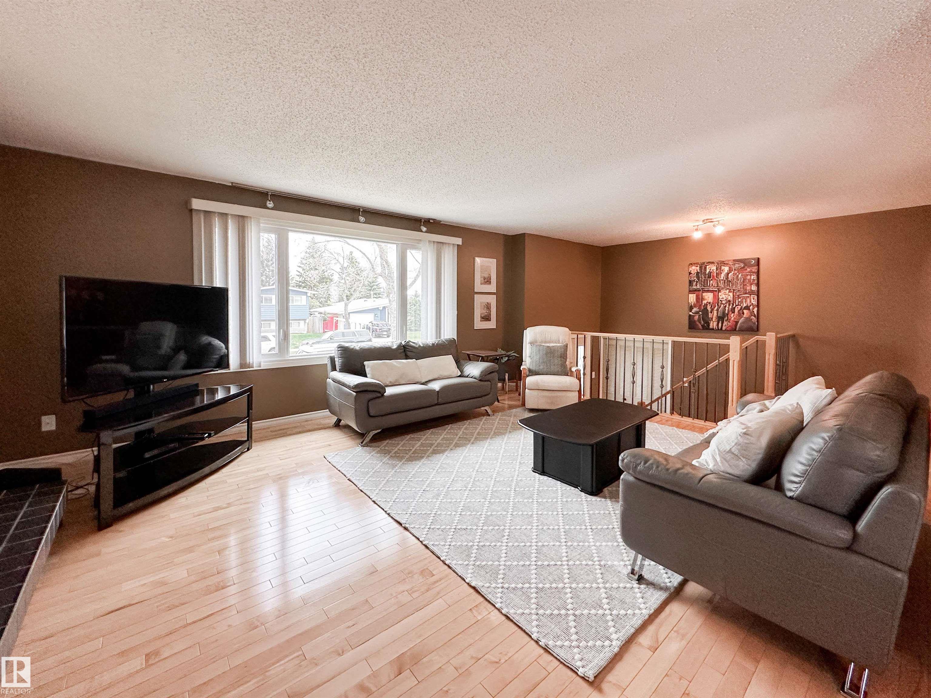 Photo 7 at 53 Alpine Boulevard, Akinsdale, St. Albert