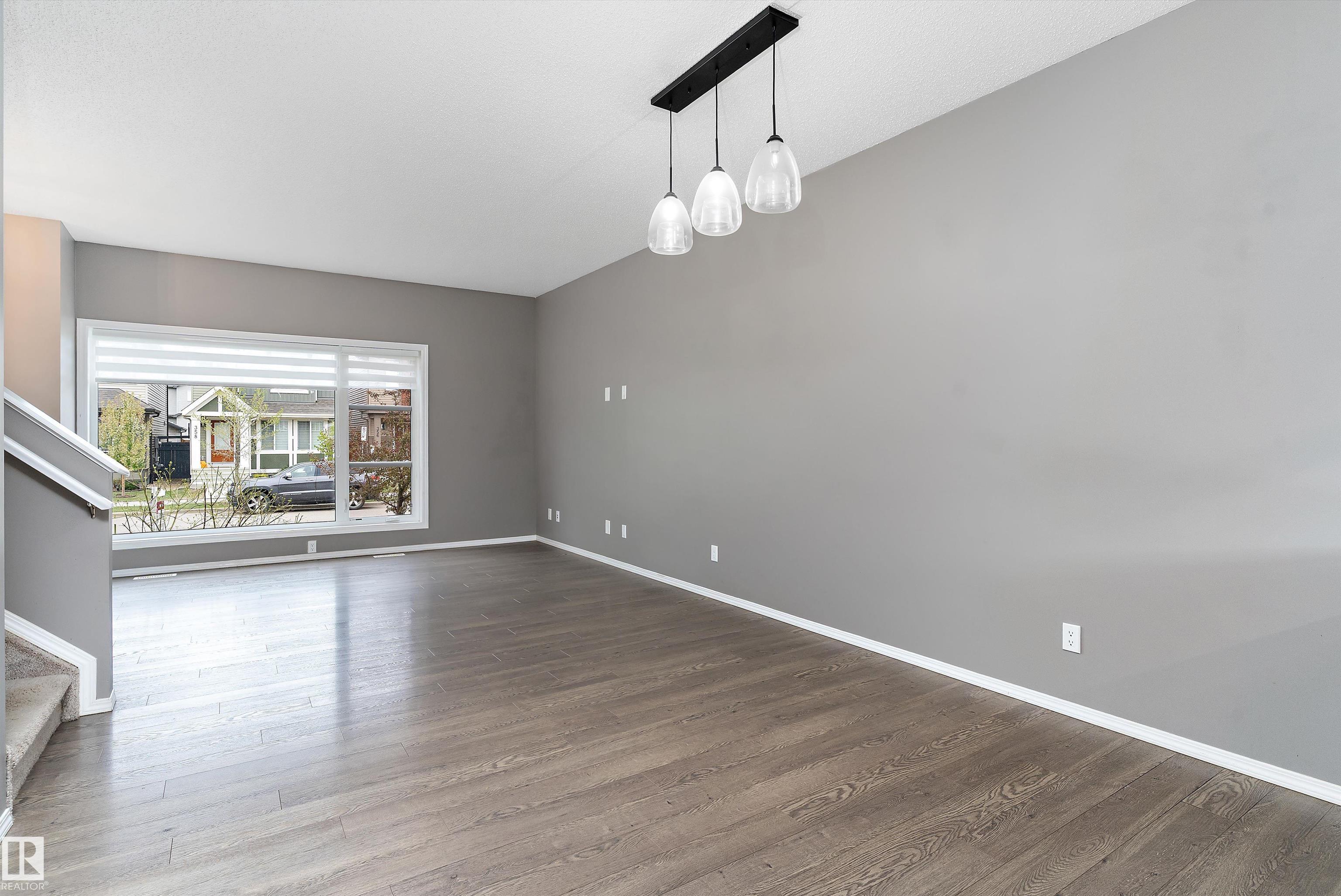 https://zimg.paragon.ice.com/ParagonImages/Property/PM/RAE/225401939/7/0/0/517a88e980d6632722bc9b15d6564563/1/6967a5005e5fc04757600fa34c932627/225401939-fd787dc1-4092-4ebb-a4d1-98df13d0515f.JPG