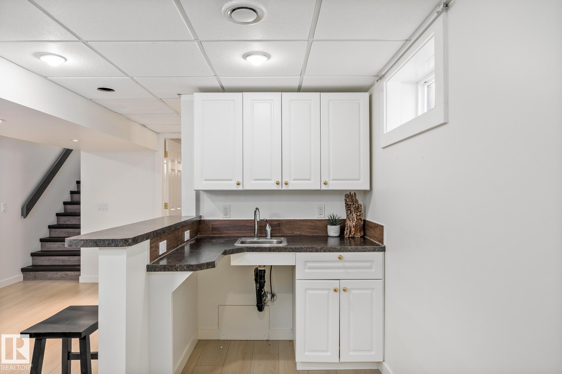 https://zimg.paragon.ice.com/ParagonImages/Property/PM/RAE/225401943/27/0/0/d3b66cac28a01956100be5ed9d074475/1/0baaed4f41c937ea9c82deb98ebb8f43/225401943-3730e6fa-308e-44ac-9ab0-c64861c19e95.JPG