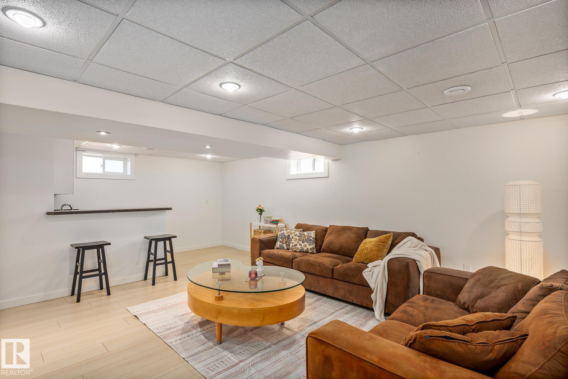 https://zimg.paragon.ice.com/ParagonImages/Property/PM/RAE/225401943/29/0/0/e4c96c01d45c4fcb6d54478e4ebc8249/1/0baaed4f41c937ea9c82deb98ebb8f43/225401943-b10cb15d-d15b-47d1-943a-7b2b9b7c43ee.JPG