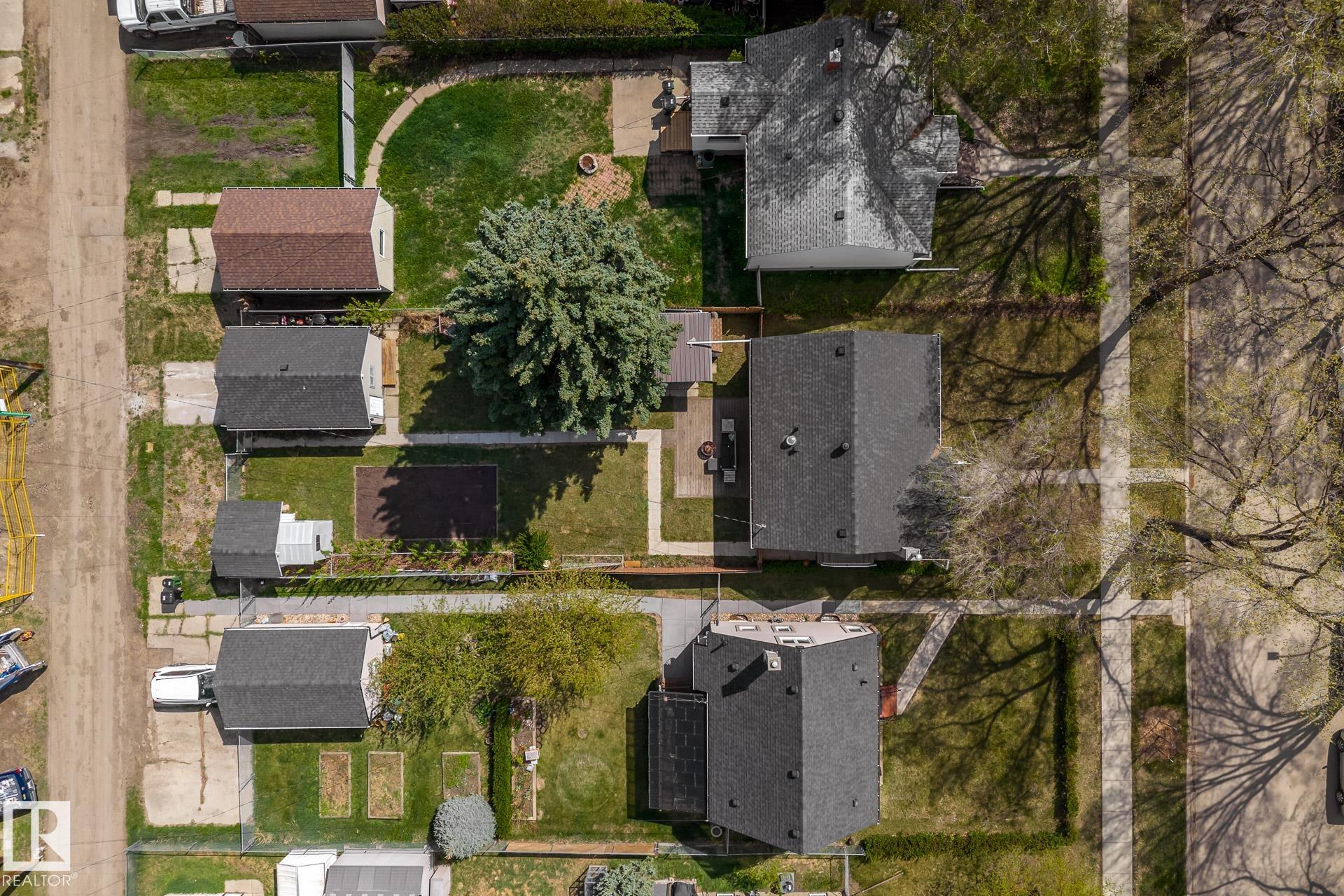 https://zimg.paragon.ice.com/ParagonImages/Property/PM/RAE/225401943/39/0/0/c422fd9d8deaeb50c57c4f9f46a2364a/1/0baaed4f41c937ea9c82deb98ebb8f43/225401943-b7478228-931a-479d-b177-8d1c3c154535.JPG