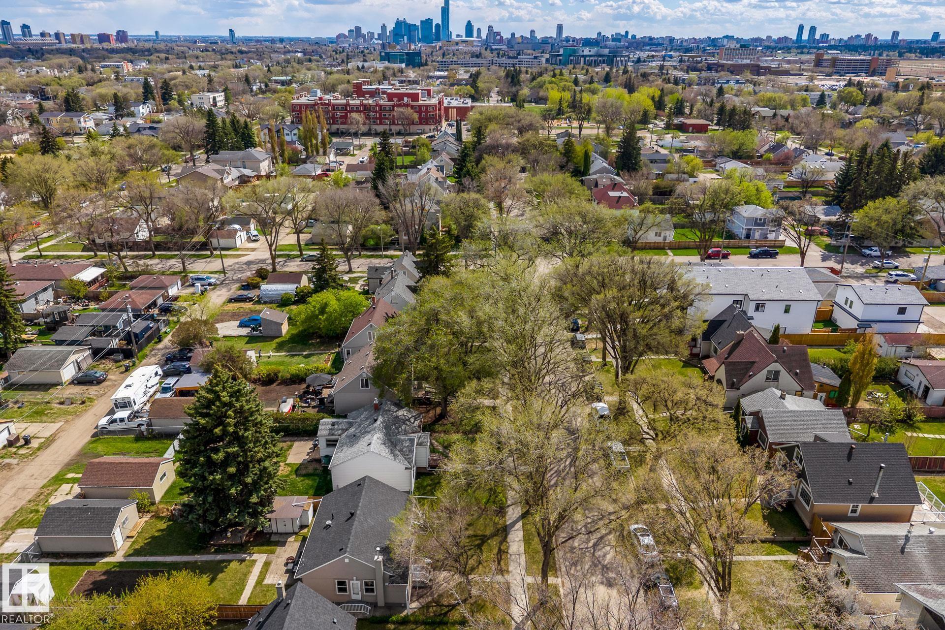 https://zimg.paragon.ice.com/ParagonImages/Property/PM/RAE/225401943/43/0/0/34d12b23fdc5260cff4b0f83c4442b41/1/0baaed4f41c937ea9c82deb98ebb8f43/225401943-f12c62e6-b8e3-4cea-8e08-ec85d0debd78.JPG