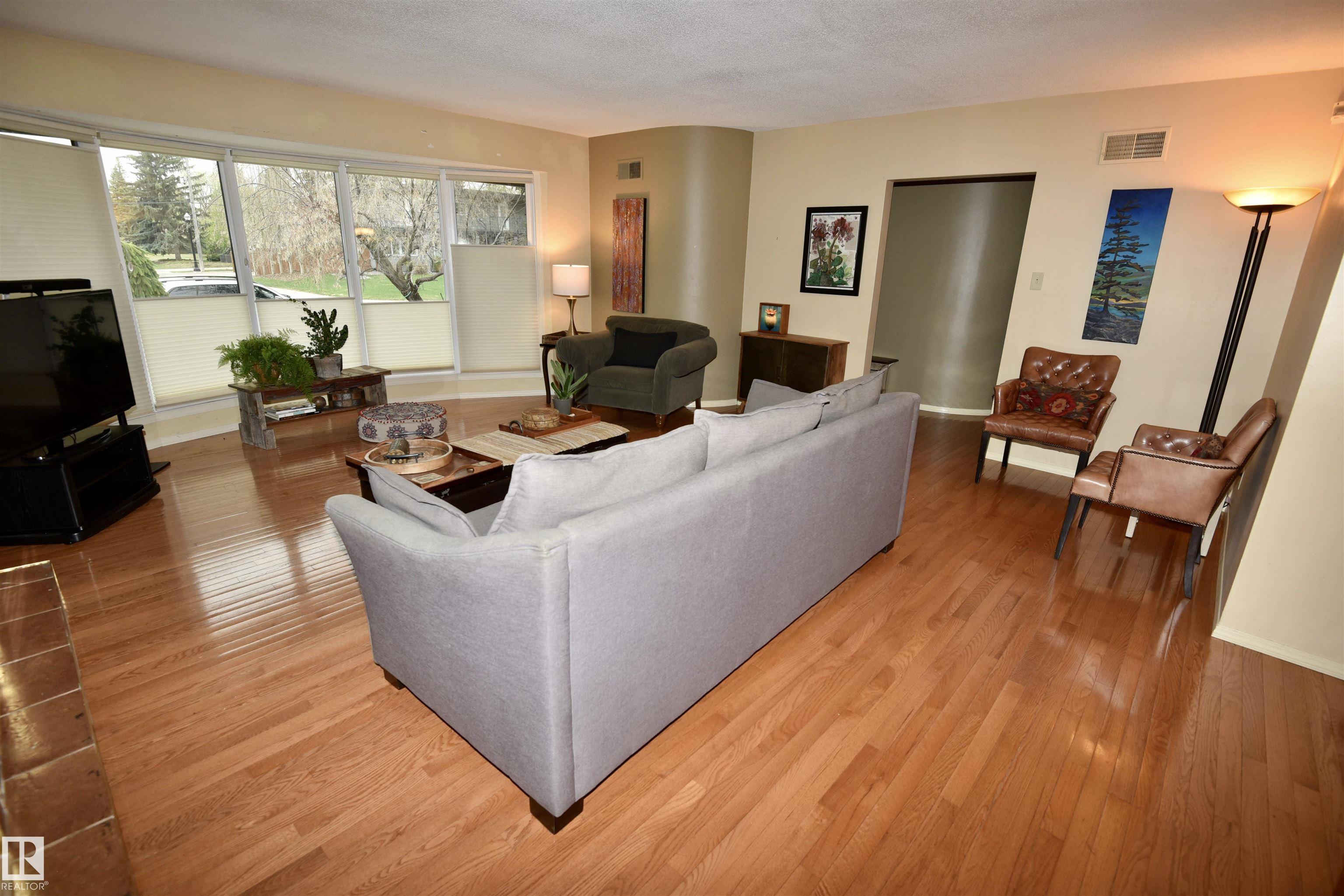 Picture for 13910 101A AV NW