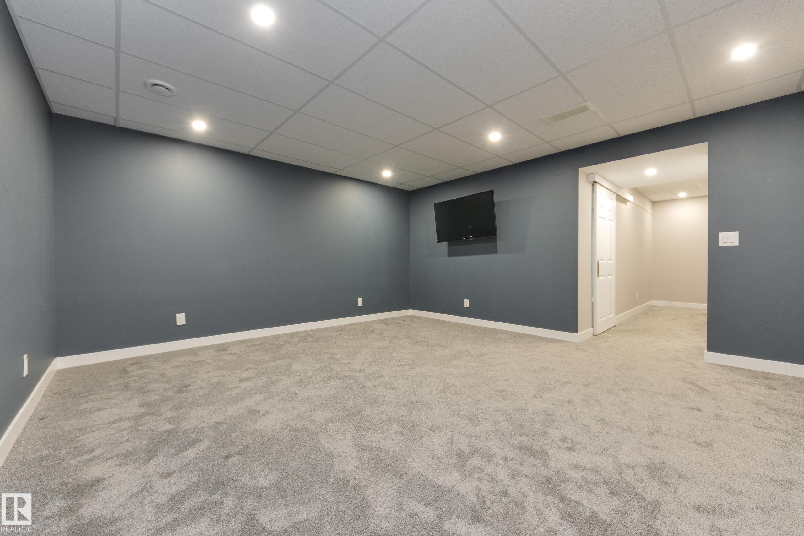 https://zimg.paragon.ice.com/ParagonImages/Property/PM/RAE/225401952/37/0/0/37d2b3f212578a34faecea79201ddf91/1/66ef8f625f0740c10f6390816e50696f/225401952-db381878-6a4b-40ac-87af-171b98887e9d.JPG