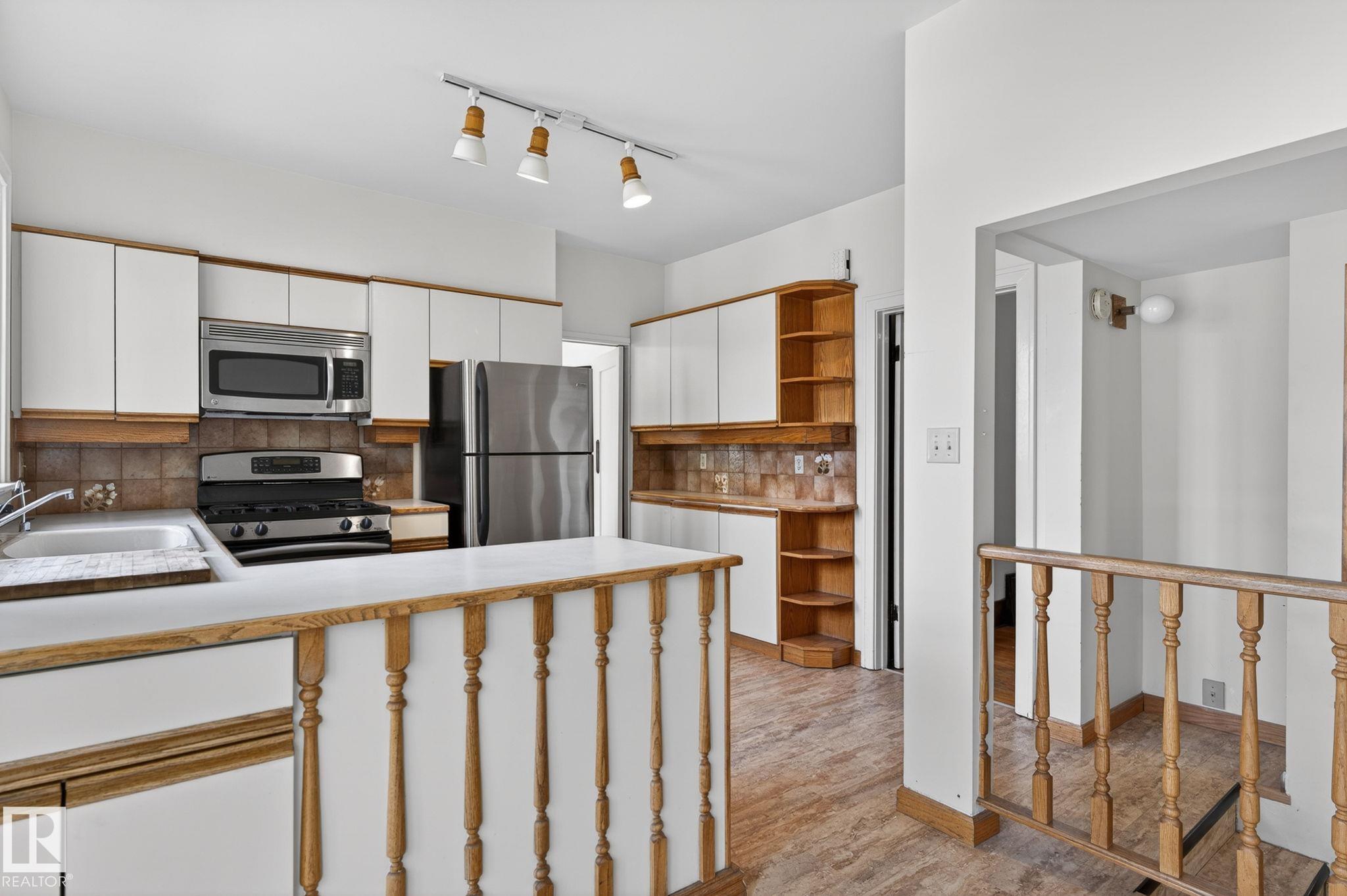 Photo 30 at 11608 Edinboro Road NW, Windsor Park, Edmonton