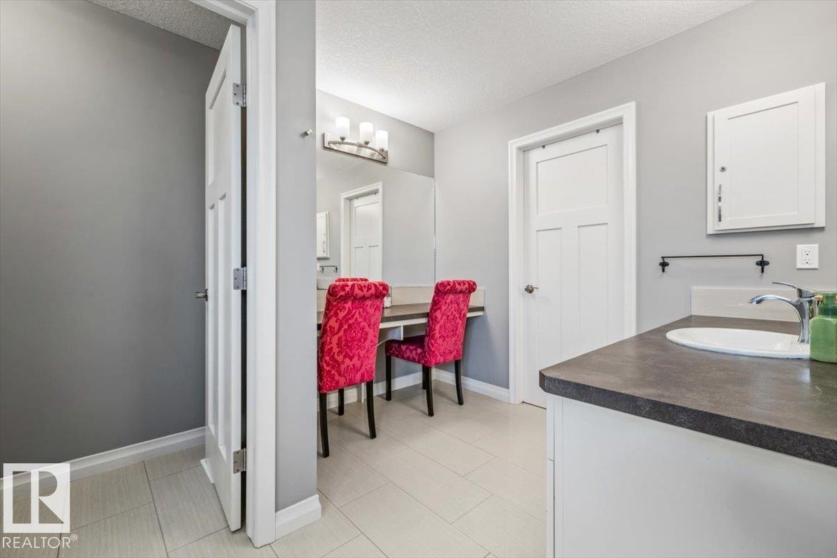 https://zimg.paragon.ice.com/ParagonImages/Property/PM/RAE/225401962/29/0/0/5d11758441106f358621131039c12186/1/0487f0dd04ec3921c60a625f88a944ec/225401962-023971af-2f67-4aff-b6e0-efacf21775d3.JPG