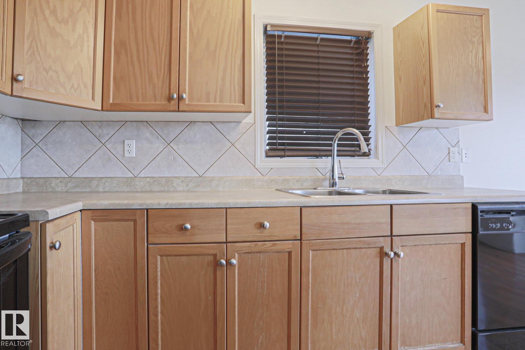 Photo 12 at 1627 Melrose Place SW, Macewan, Edmonton